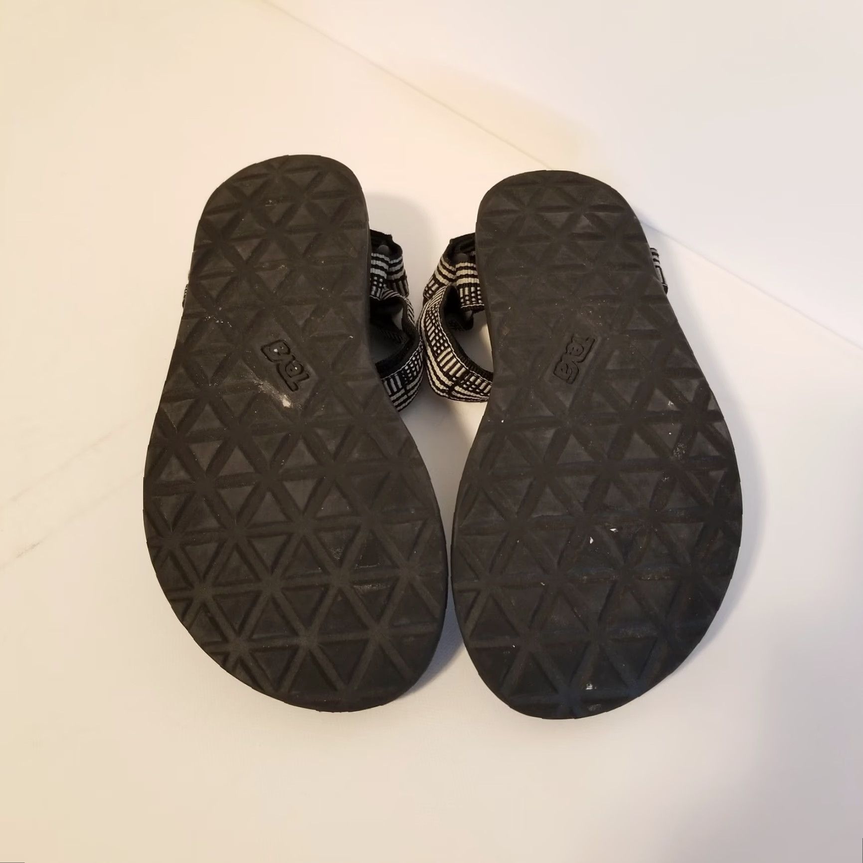 Teva TEVA Women's Strappy Sandals, Size 5, Black, Colorful Style, Model F3018D Size US 5 / IT 35 - 5 Thumbnail