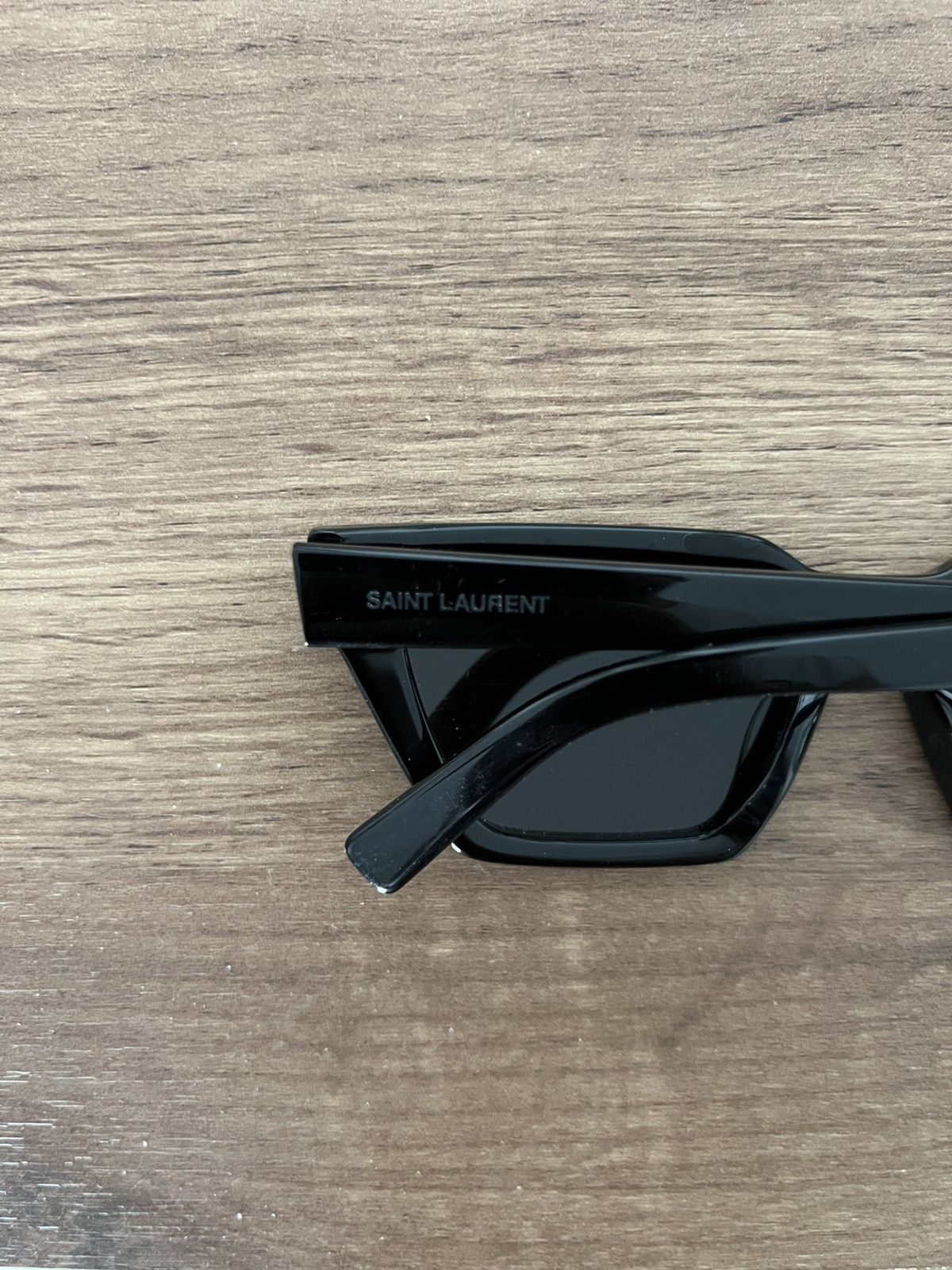 Saint Laurent Paris Saint Laurent sunnies with a cat eye effect Size ONE SIZE - 11 Thumbnail