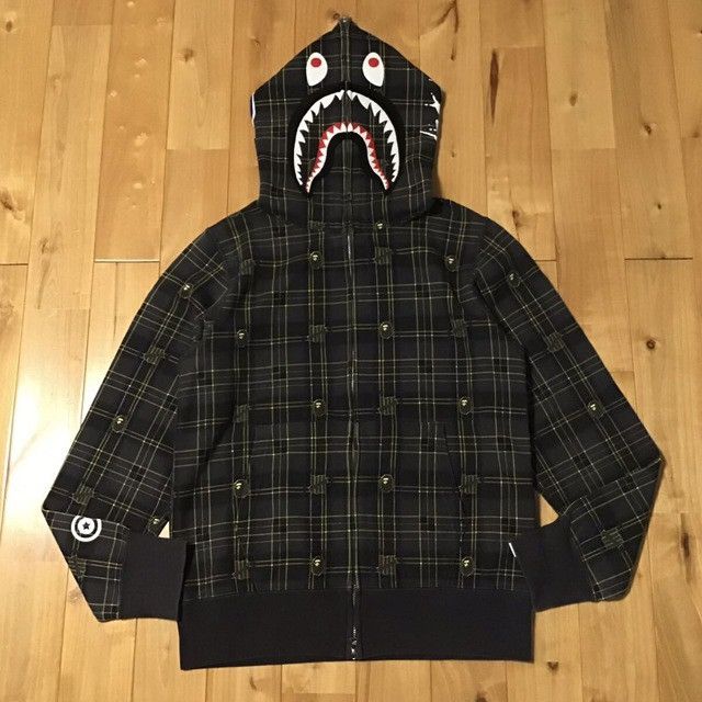 Bape undefeated hoodie deals