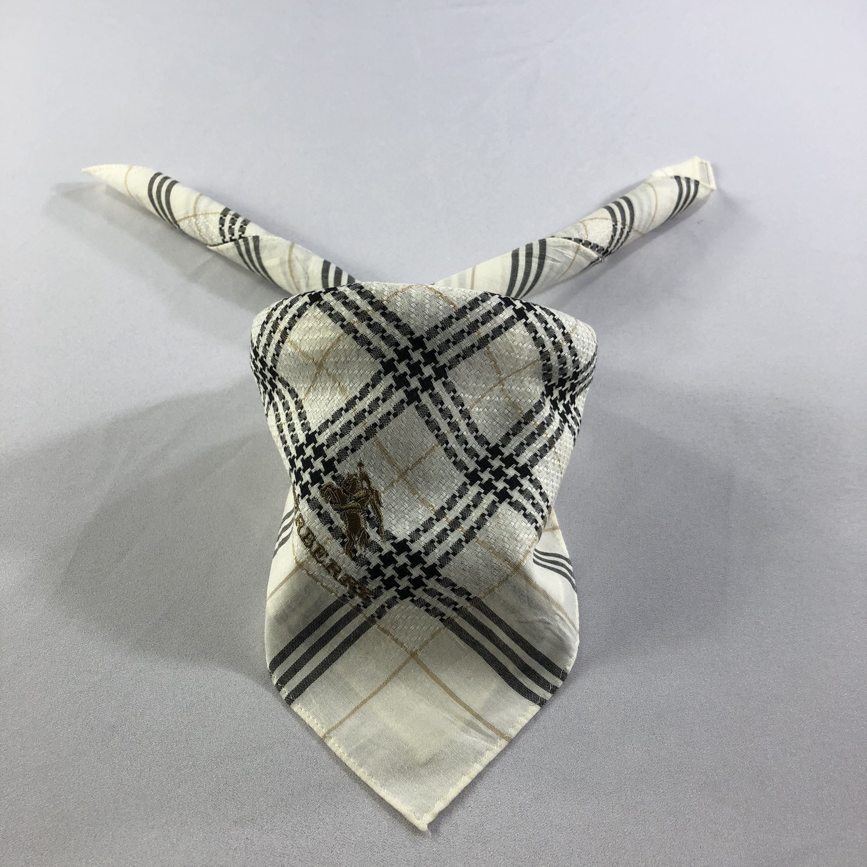 Burberry Burberry Handkerchief Neckerchief Bandana H1725 Size ONE SIZE - 1 Thumbnail