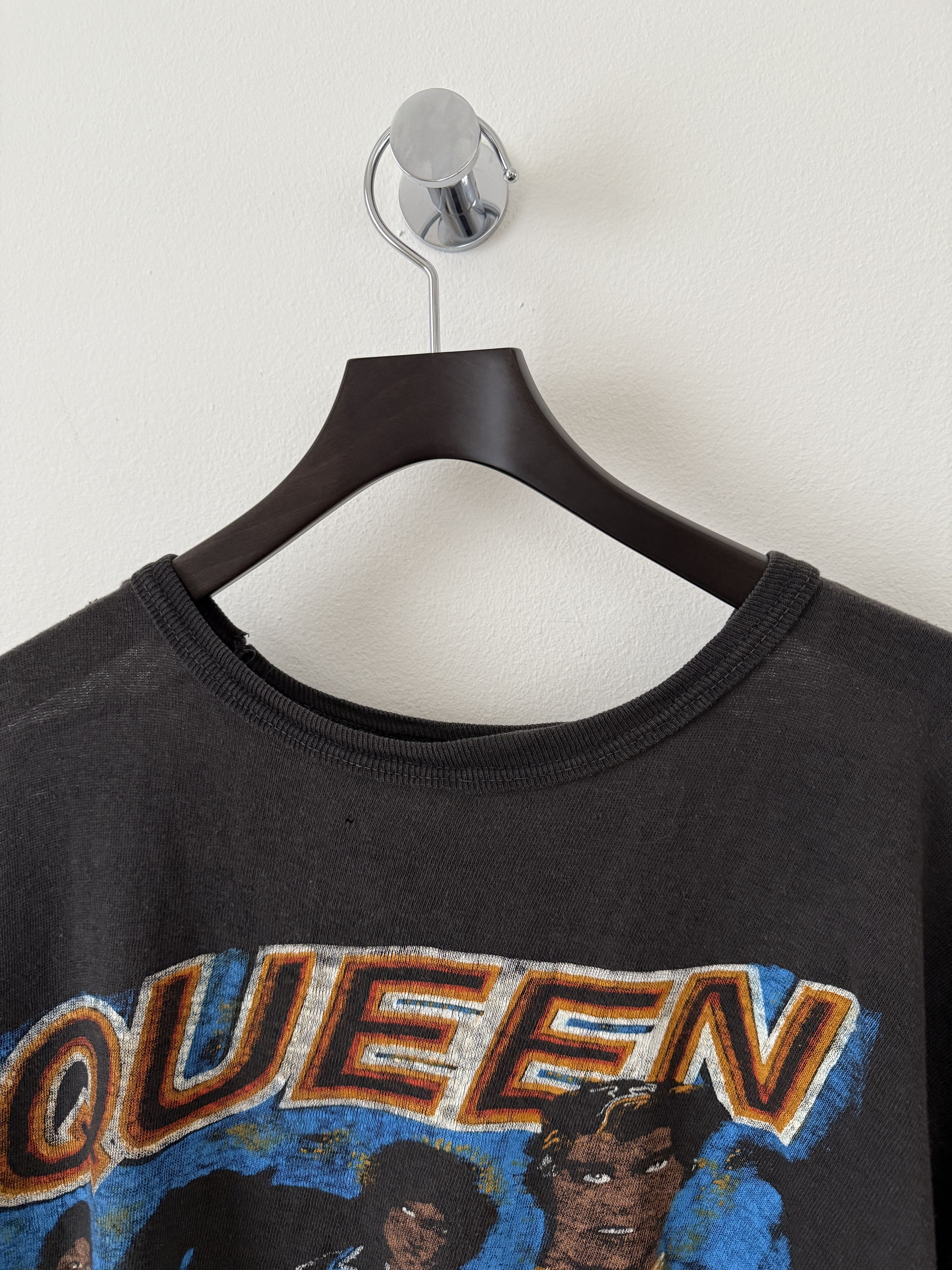 Vintage 1980 Queen Tour Tee Size US S / EU 44-46 / 1 - 5 Thumbnail
