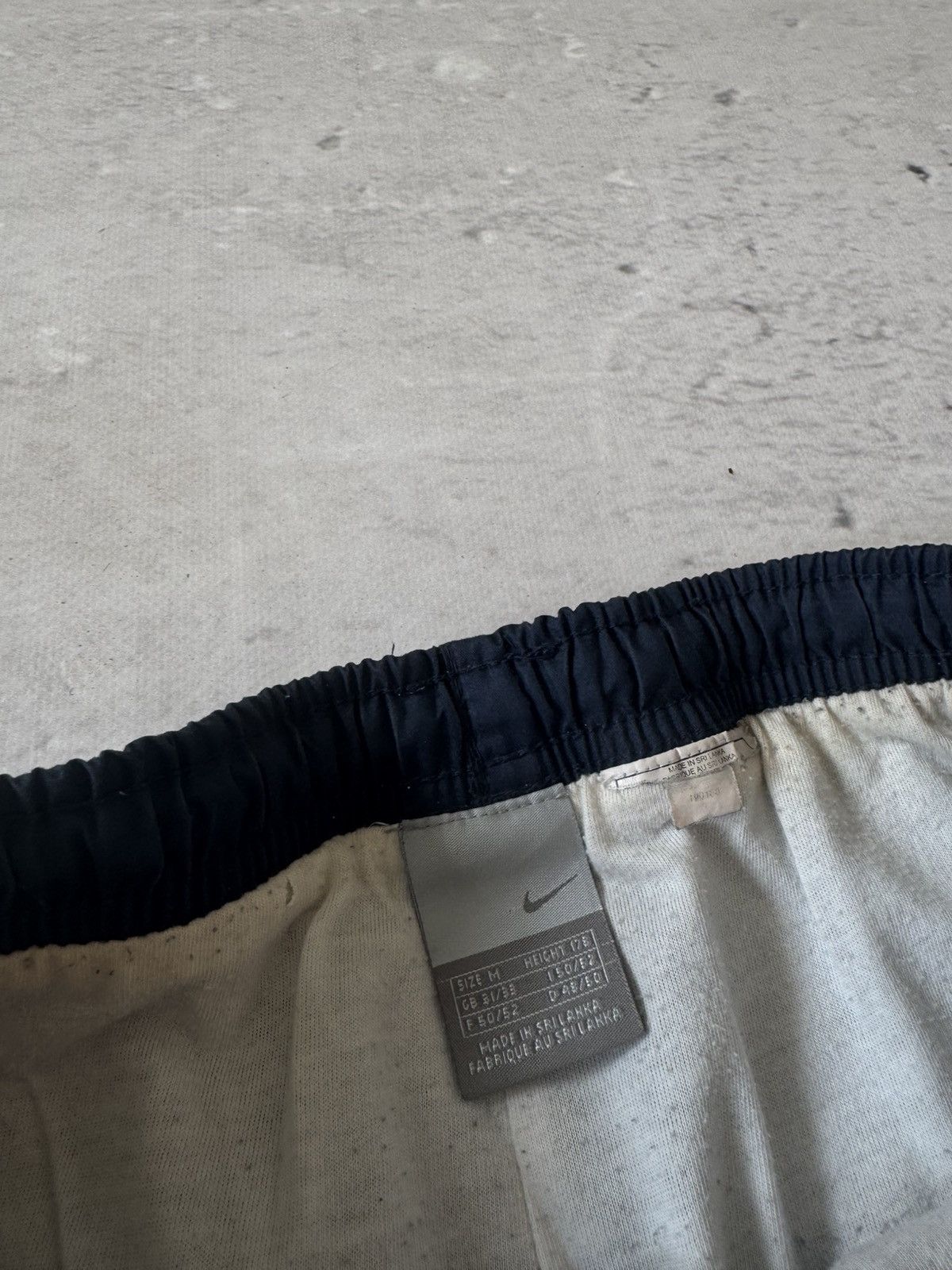 Nike × Vintage NIKE NYLON VINTAGE Y2K OVERSIZE BAGGY FIT PANTS SWEATPANTS Size US 32 / EU 48 - 7 Thumbnail