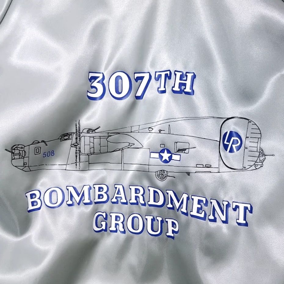 Vintage VINTAGE 307th Bombardment Group Satin Bomber Jacket Mens Size S Gray Flight/Bomber 80s USA Long Rangers WWII Four Seasons Size US S / EU 44-46 / 1 - 5 Thumbnail