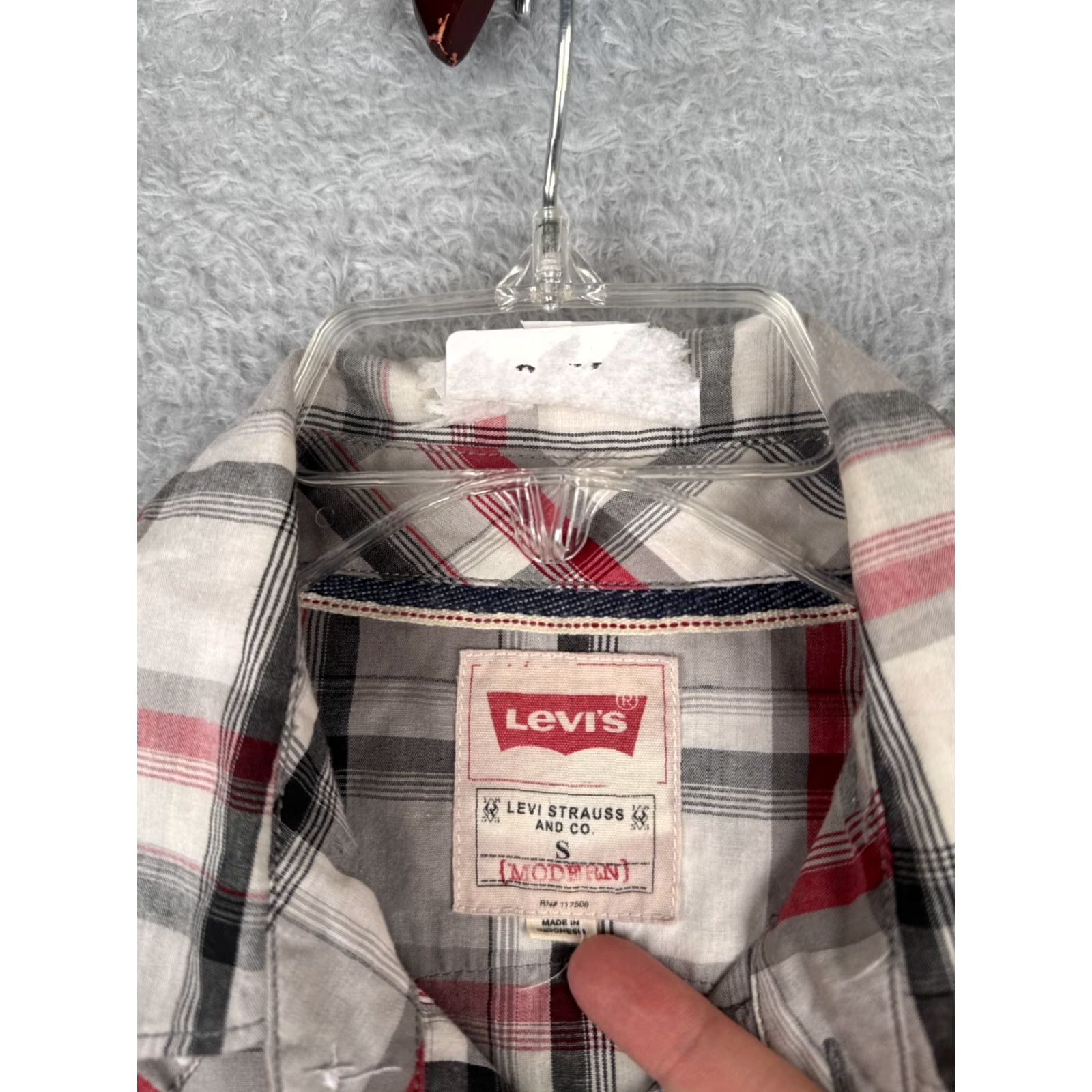 Levi's VINTAGE Levis Shirt Mens Small Gray Red Plaid Solid Pearl Snap Long Sleeve Cotton READ Size US S / EU 44-46 / 1 - 7 Thumbnail