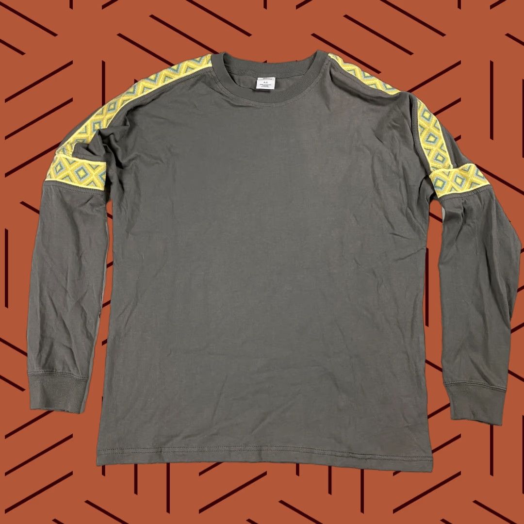 Urban Outfitters URBAN OUTFITTERS Long Sleeve Shirt Gray Greek Key Design Small Mens Size US S / EU 44-46 / 1 - 1 Thumbnail