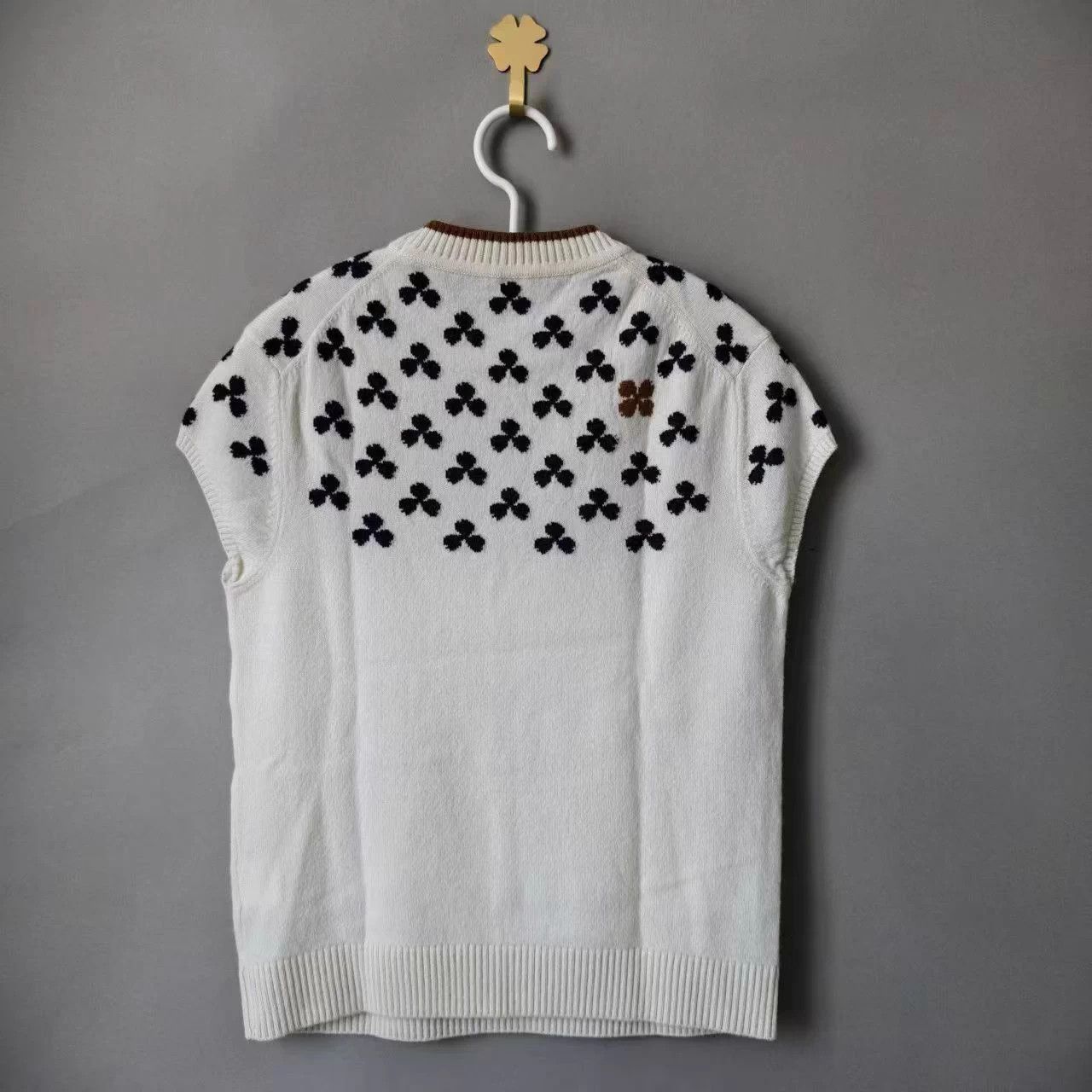 Hermes Hermes cashmere petal jacquard short-sleeve vest 34 99 Size XS / US 0-2 / IT 36-38 - 2 Thumbnail