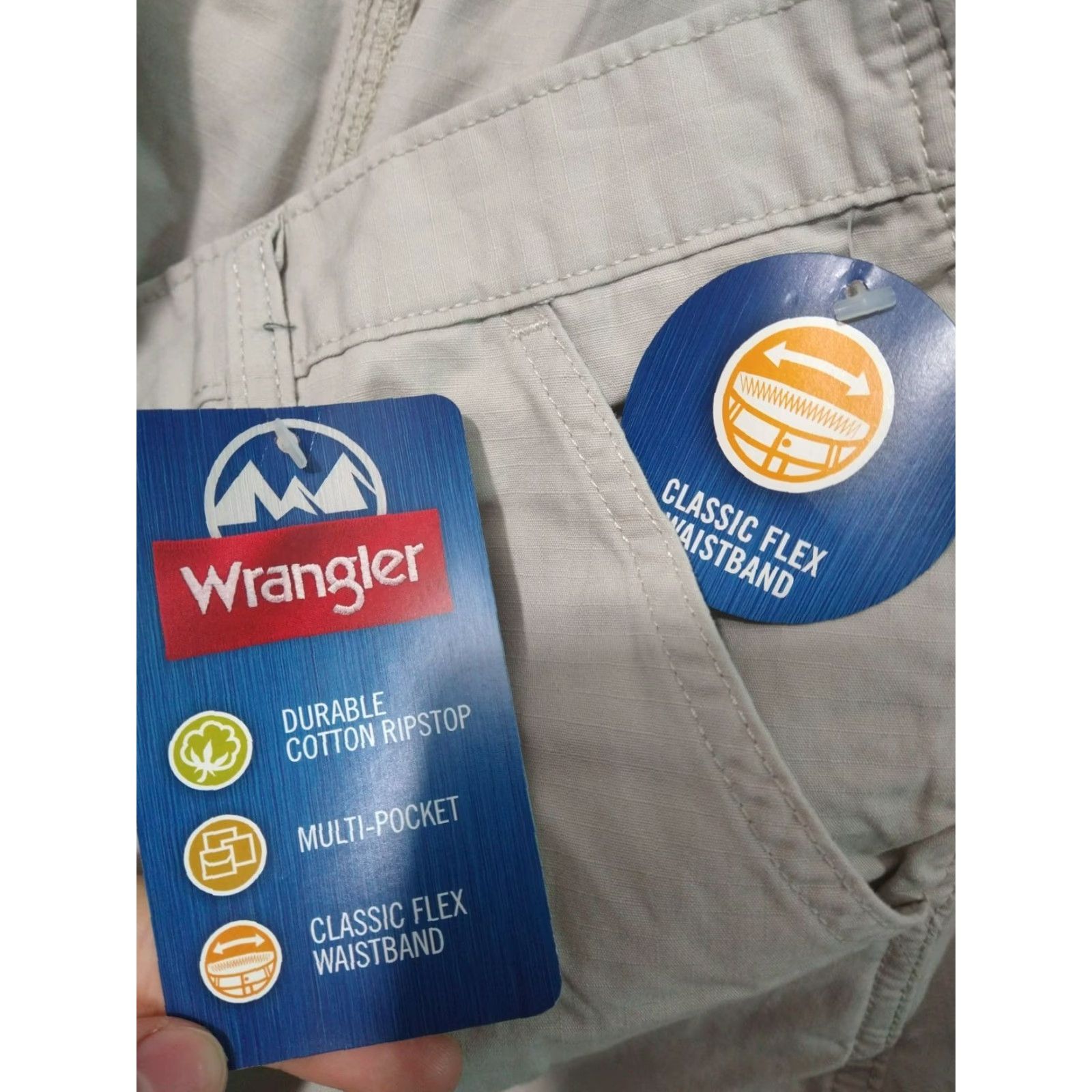 Wrangler Wrangler Shorts Mens 40 Beige Cargo Classic Flex Waistband Ripstop Hiker Outdoor Pants Shorts? Size US 40 / EU 56 - 7 Thumbnail