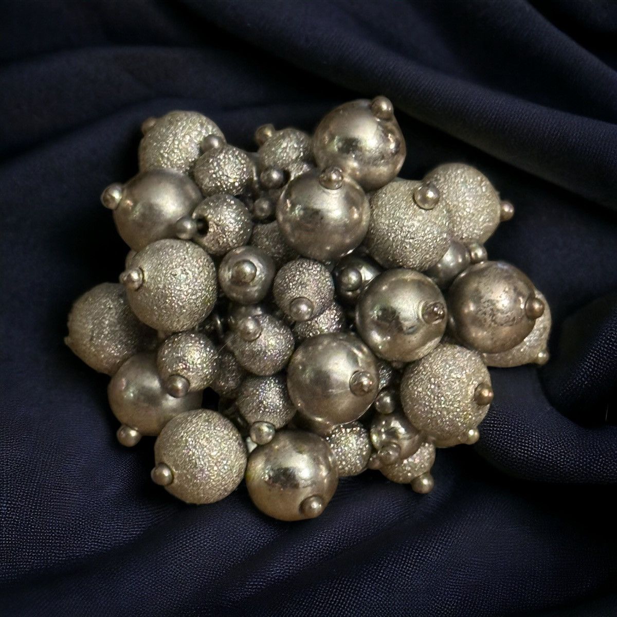 Other Silver tone cluster bead stretch ring Size ONE SIZE - 1 Thumbnail