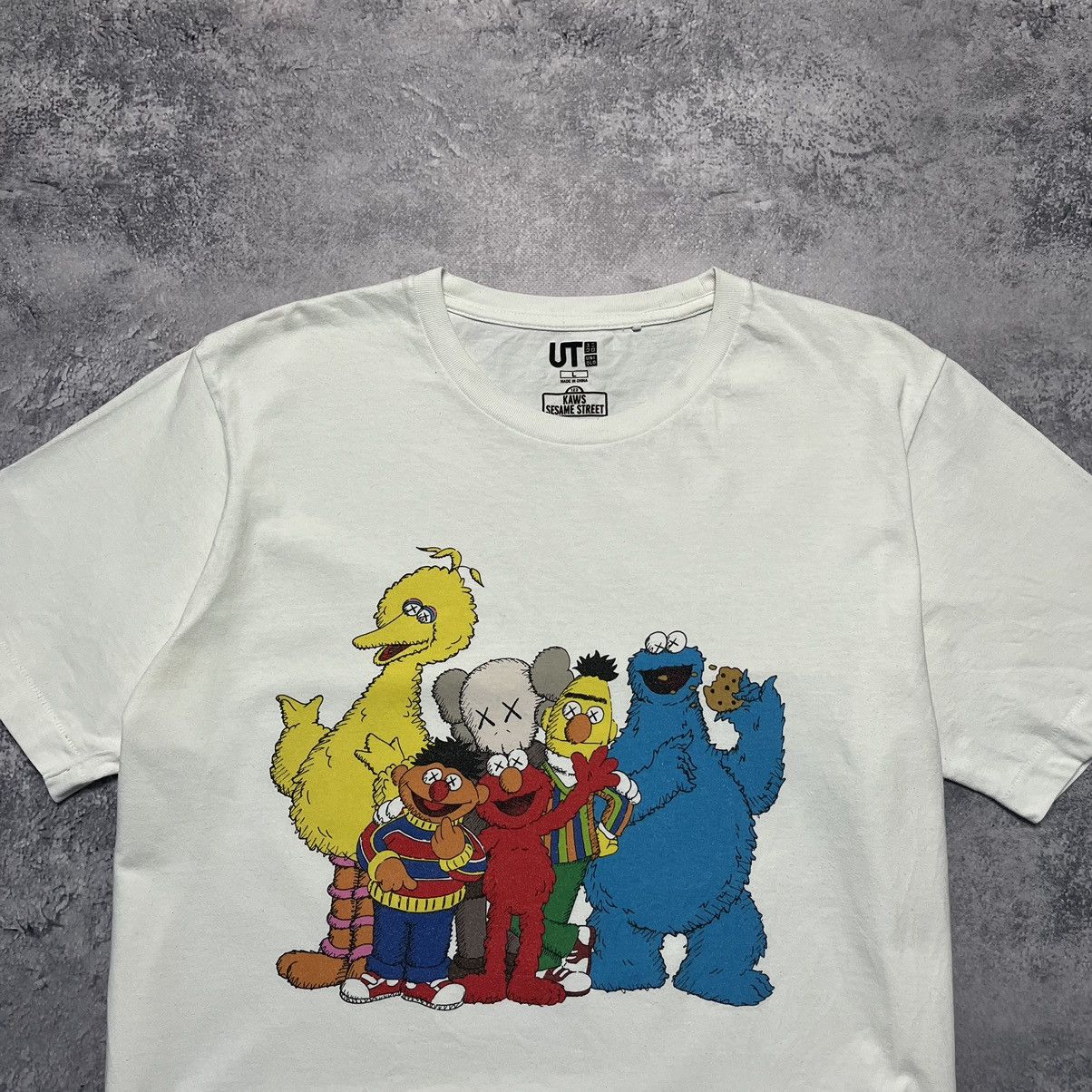 Kaws × Uniqlo Kaws X Uniqlo X Sesame Street White Tee Y2K Streetwear Size US L / EU 52-54 / 3 - 2 Thumbnail