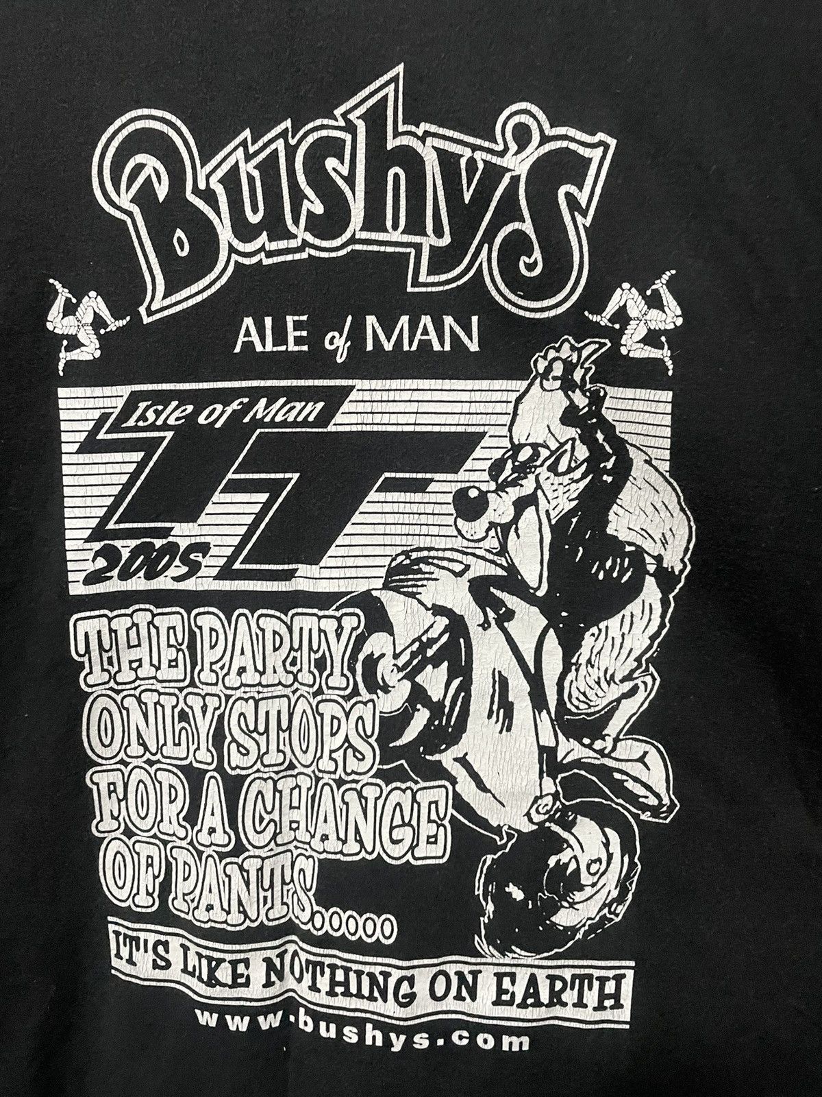 Vintage Bushy’s Beer Isle of Man 2005 Vintage Graphic Promo Tee XL Size US XL / EU 56 / 4 - 4 Thumbnail