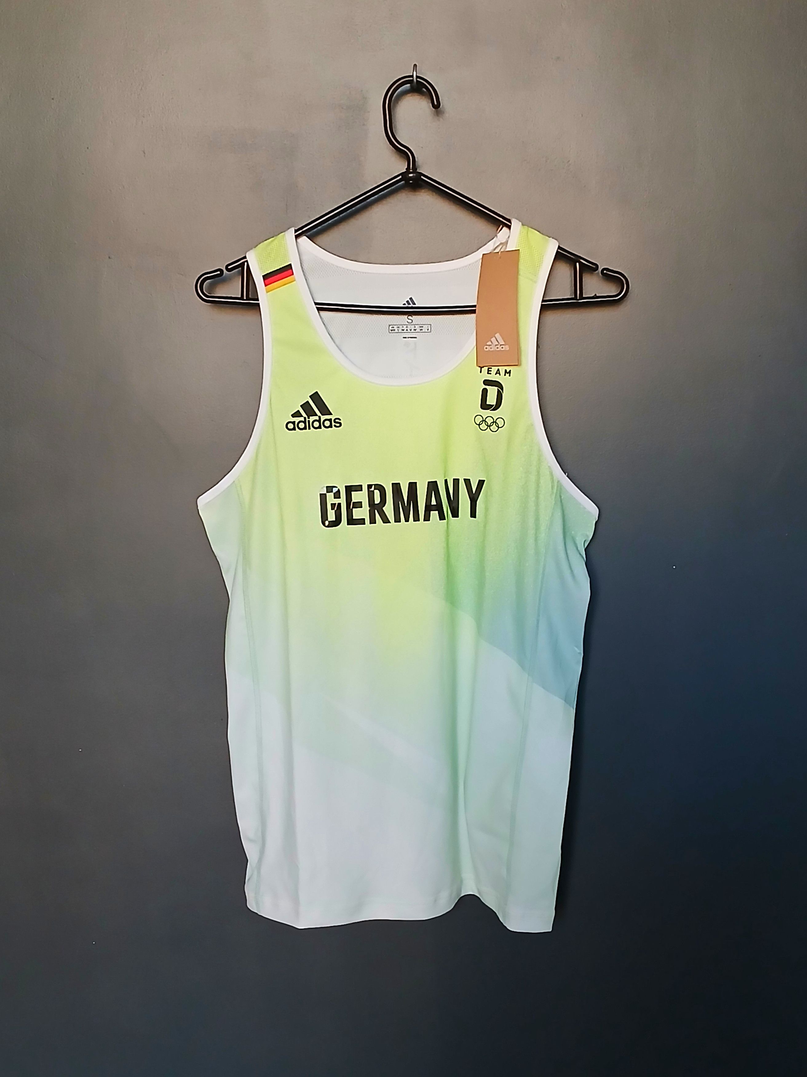 Adidas New Adidas Tank Top T-Shirt Size US S / EU 44-46 / 1 - 1 Thumbnail