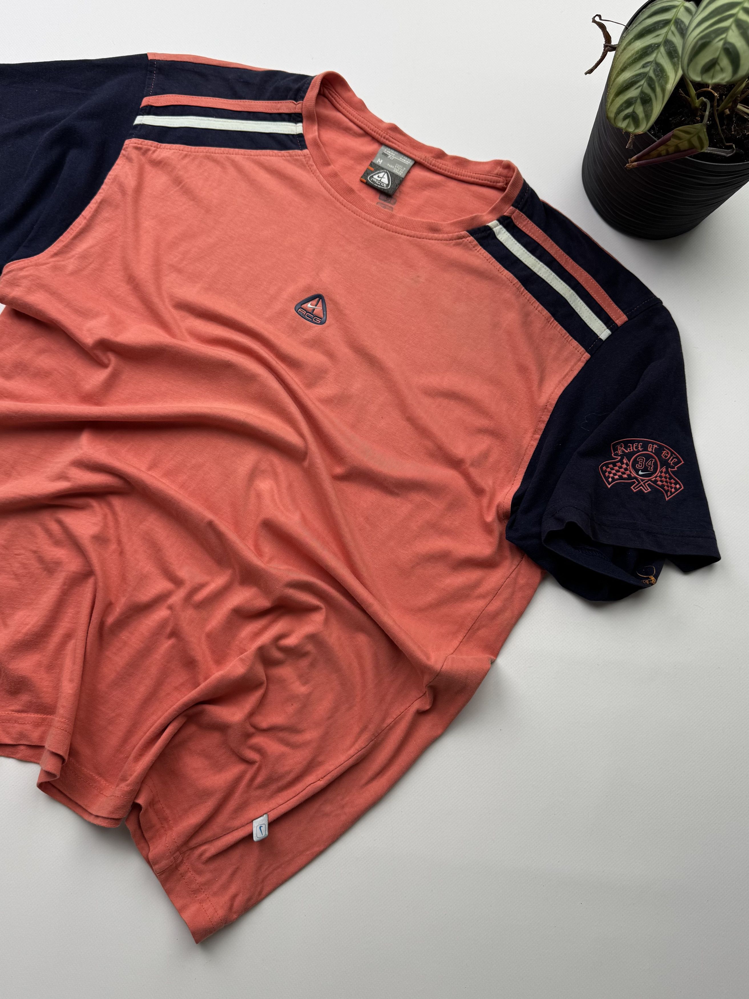 Nike ACG Nike ACG Vintage T-Shirt (145) Size US M / EU 48-50 / 2 - 3 Thumbnail
