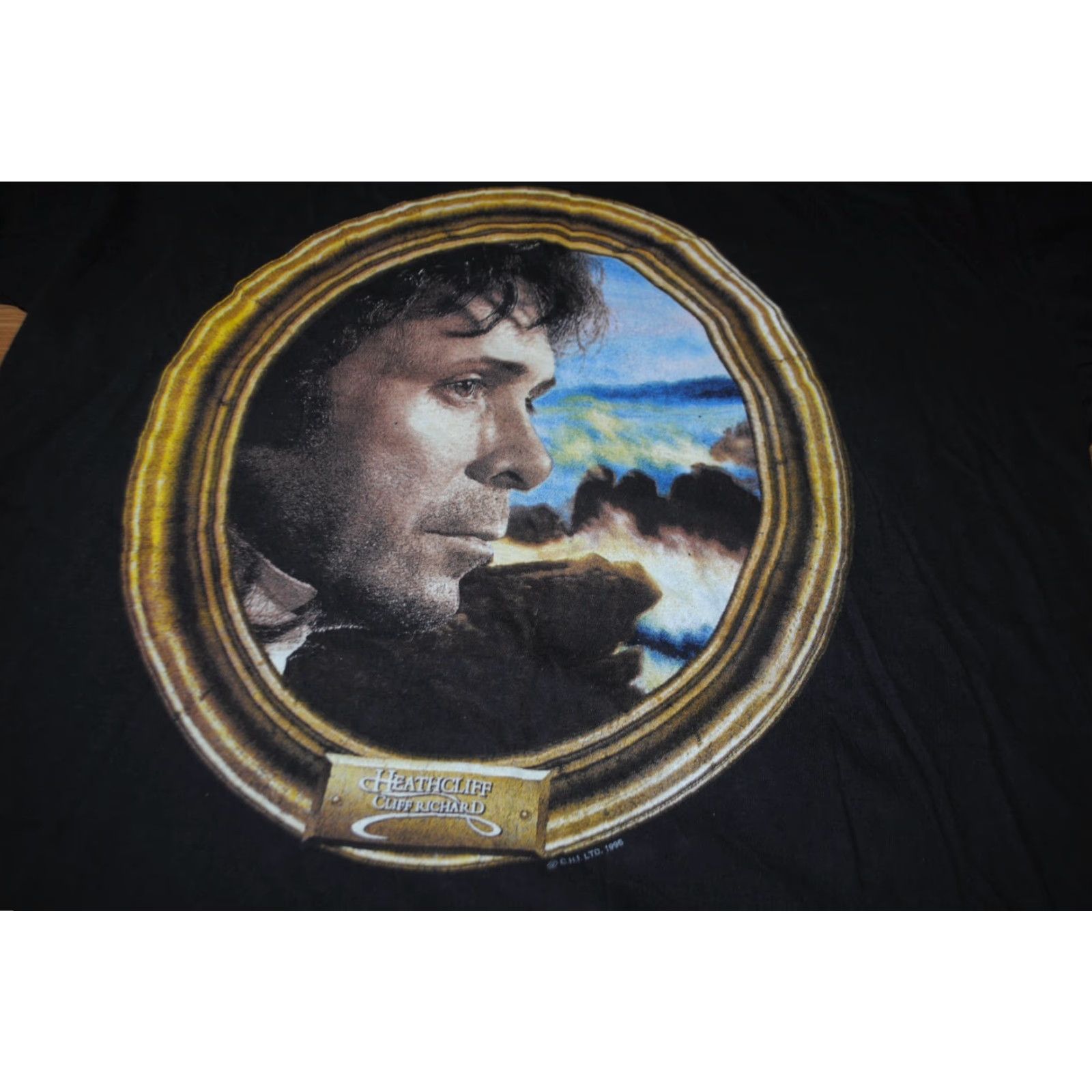 Vintage VINTAGE CLIFF RICHARD ENGLAND TOUR 1996 T SHIRT HEATHCLIFF SIZE L Mens 90s Black Shirt Size US L / EU 52-54 / 3 - 2 Thumbnail