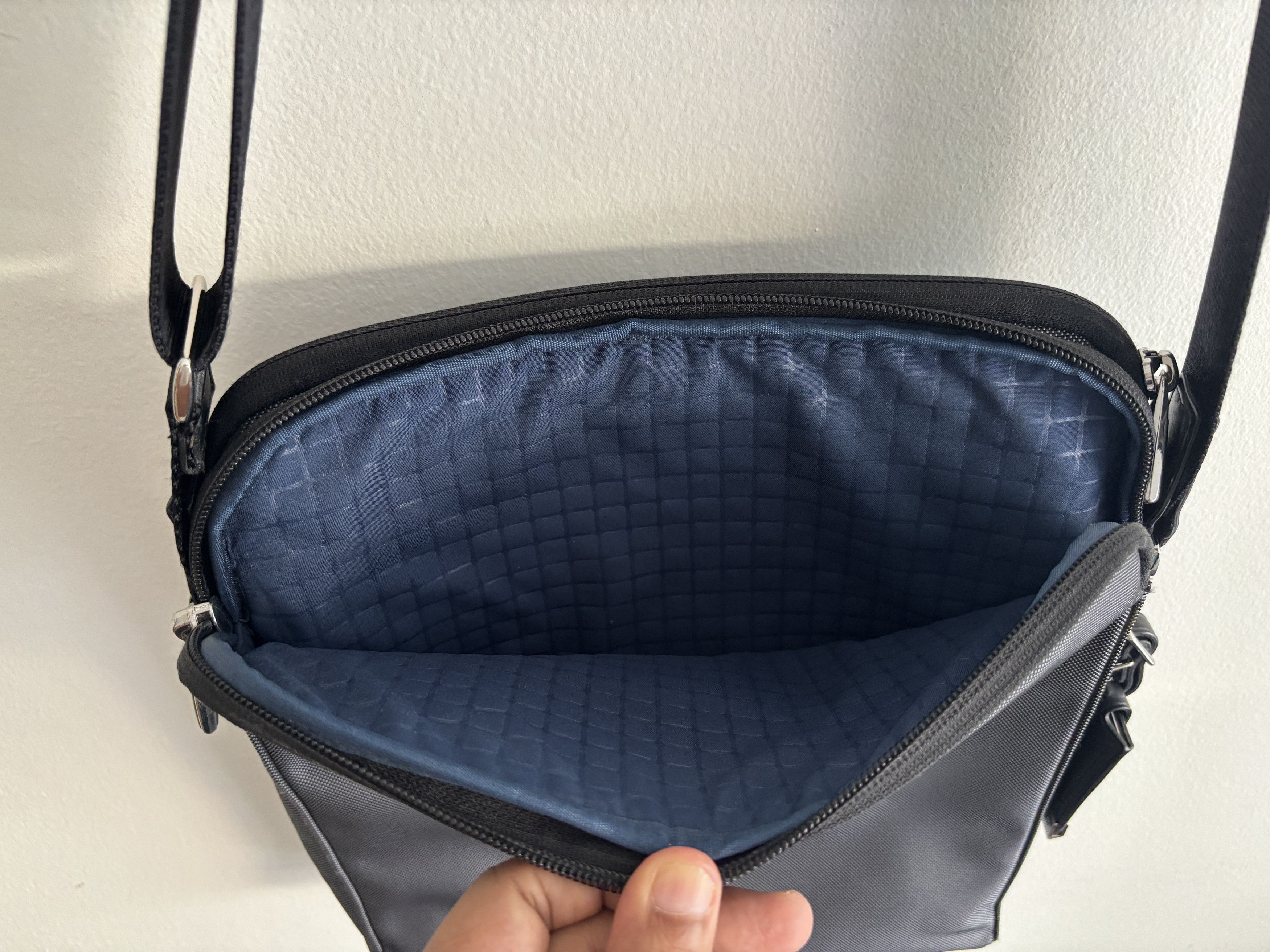 Tumi $400 Arrivé Lucas Nylon/ Leather Crossbody Messenger/ Sling Size ONE SIZE - 10 Thumbnail