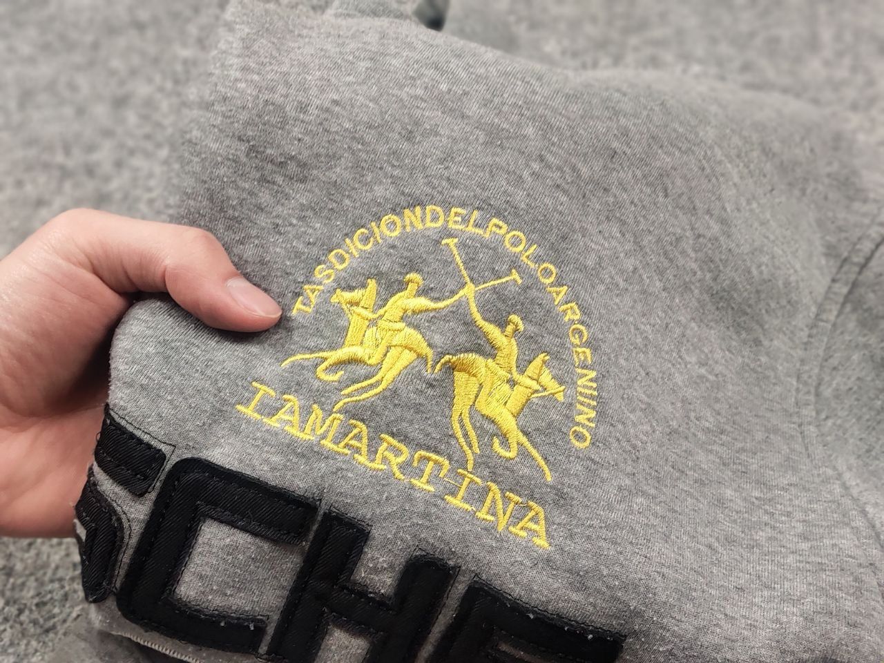 Vintage Vintage Porsche Polo Team La martina Logo Gray Hoodie Y2K Size US L / EU 52-54 / 3 - 12 Thumbnail