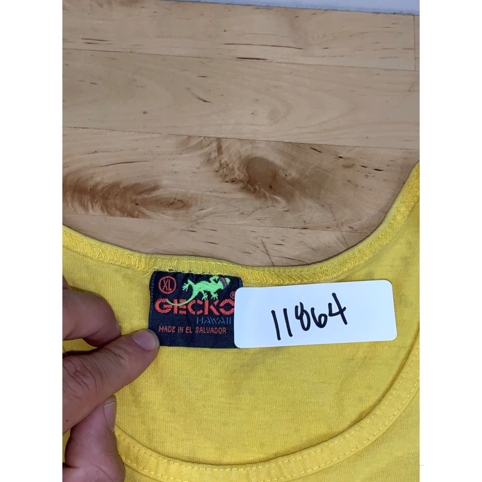 Vintage VINTAGE Gecko 90s Tank Top Shirt Mens L Yellow Contrast Hawaii Surf Beach Distressed 11864 Size US L / EU 52-54 / 3 - 2 Thumbnail