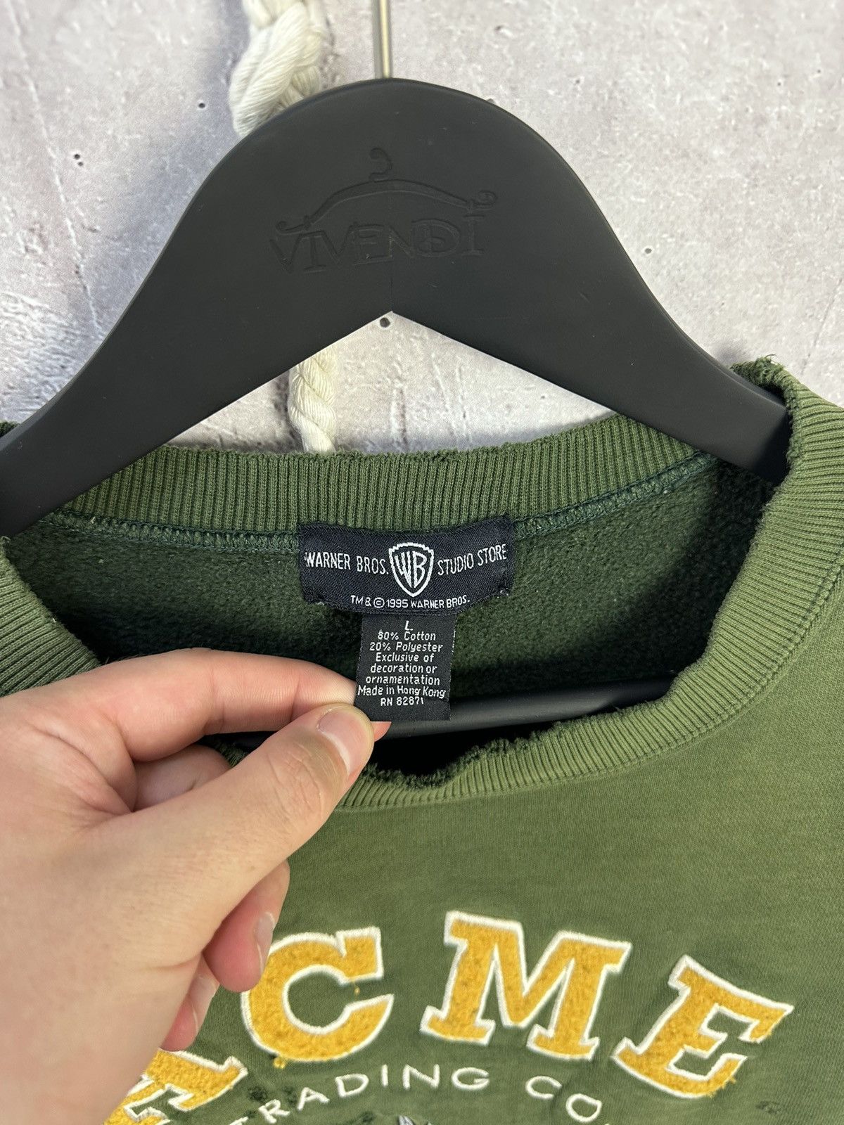 Vintage Y2K Vintage Warner Bros Faded Killed Sweatshirt Size US L / EU 52-54 / 3 - 7 Thumbnail