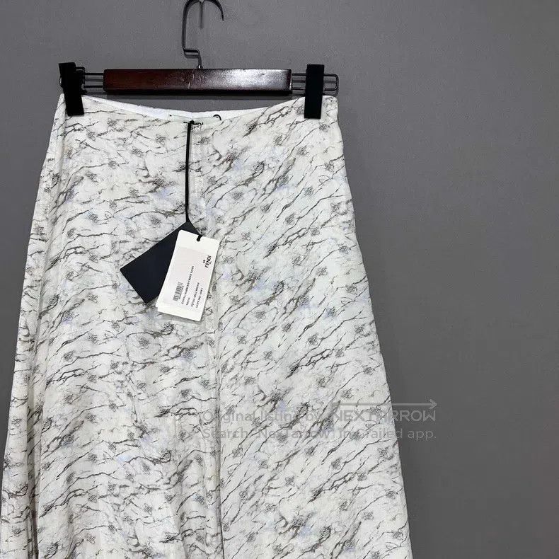 Fendi Fendi Silk Floral Skirt Size 26" / US 2 / IT 38 - 2 Thumbnail