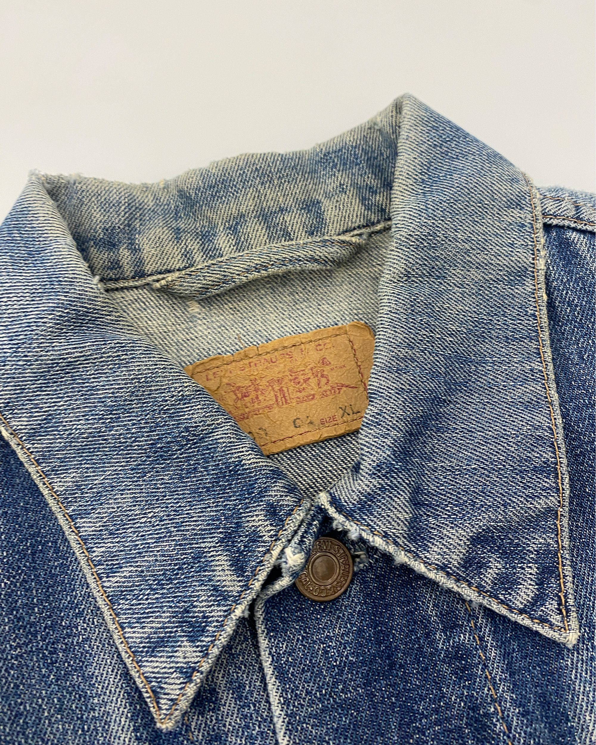 Levi's 2000s Type 3 Distressed Denim Jacket Size US L / EU 52-54 / 3 - 4 Thumbnail
