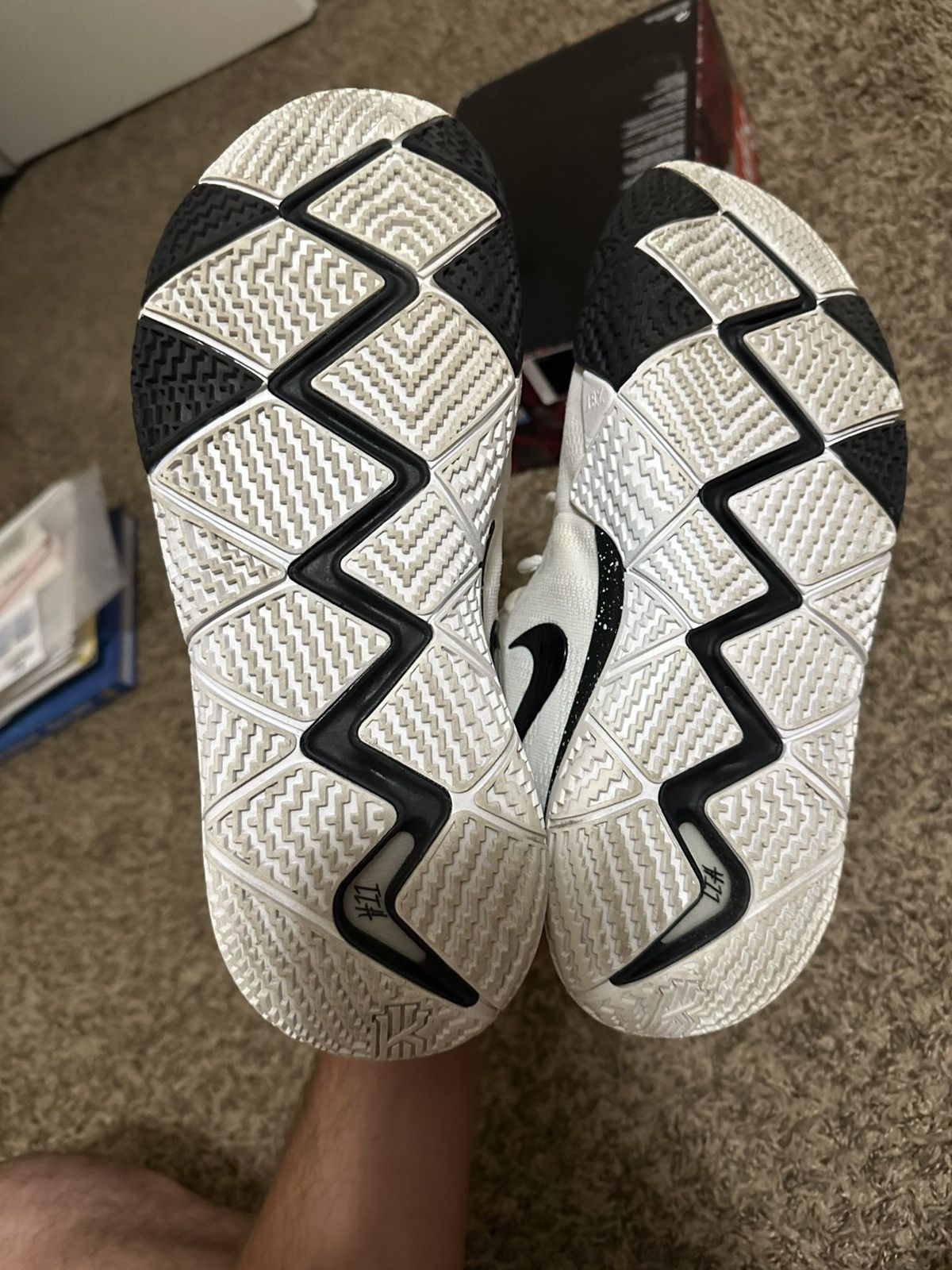 Nike Nike Kyrie 4 Size US 12 / EU 45 - 6 Thumbnail