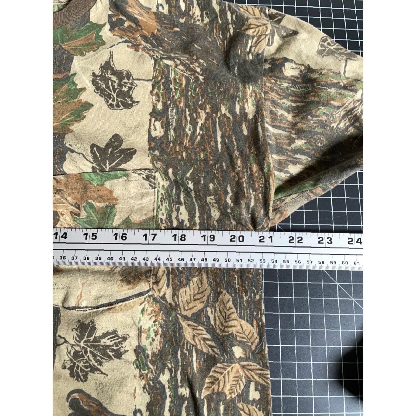 Vintage VINTAGE Ace Sportswear 80s Camouflage Pocket Long Sleeve T-Shirt L Green 50/50 90s Grunge Nature Outdoor 80s Mens Size US L / EU 52-54 / 3 - 6 Thumbnail