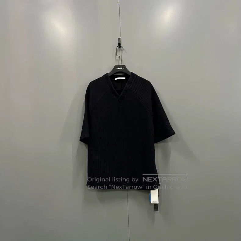 Givenchy Givenchy Navy V-Neck Sleeveless Top Size US S / EU 44-46 / 1 - 1 Thumbnail