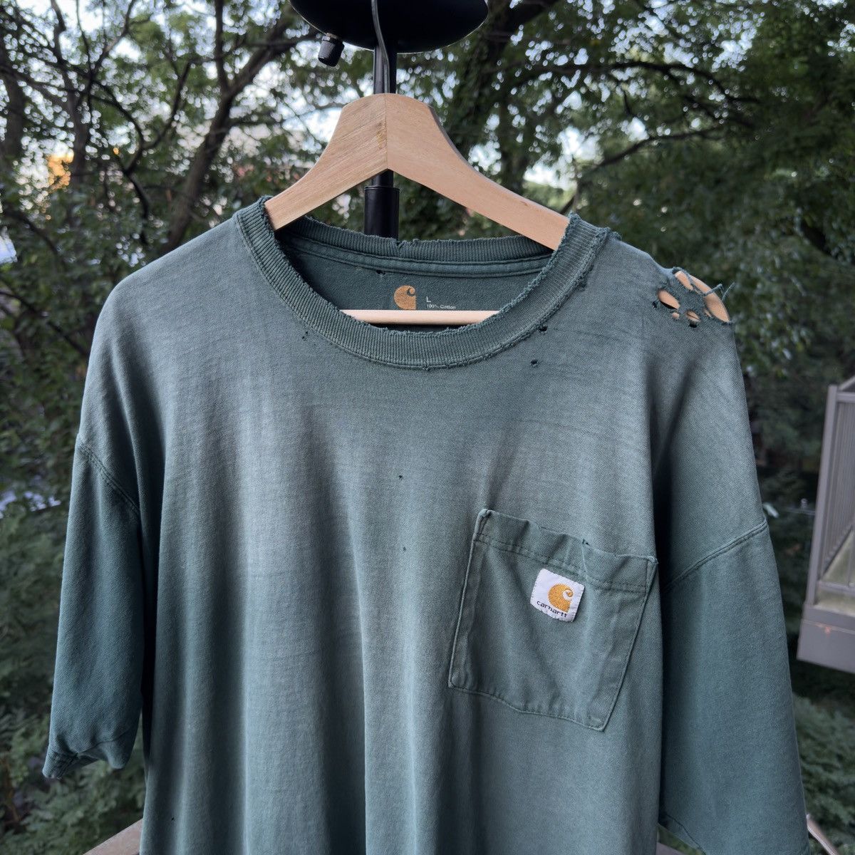 Vintage Carhartt Faded Thrashed Distressed Tee Oversized ERD Grunge Size US L / EU 52-54 / 3 - 4 Thumbnail