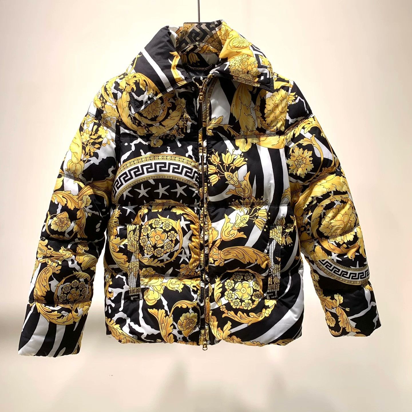 Versace Versace Down Heavy Coat 36 Men Size US S / EU 44-46 / 1 - 1 Thumbnail