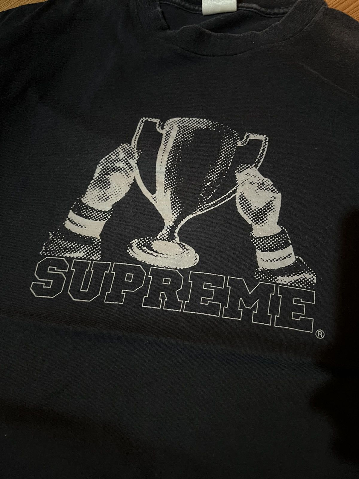 Supreme Vtg Supreme Trophy Tee 1998 Size US L / EU 52-54 / 3 - 6 Thumbnail