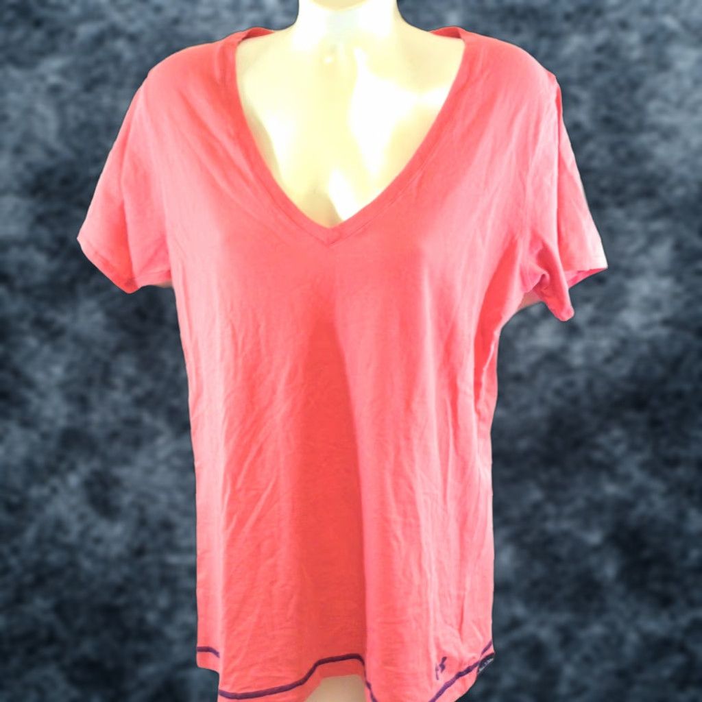 Under Armour VINTAGE UNDER ARMOUR Shirt Womens HeatGear Semi Fitted Pink 853 1218203 M Adult Womens Shirt Cotton Heat Gear 95% Cotton / 5% Elastic Size M / US 6-8 / IT 42-44 - 1 Thumbnail