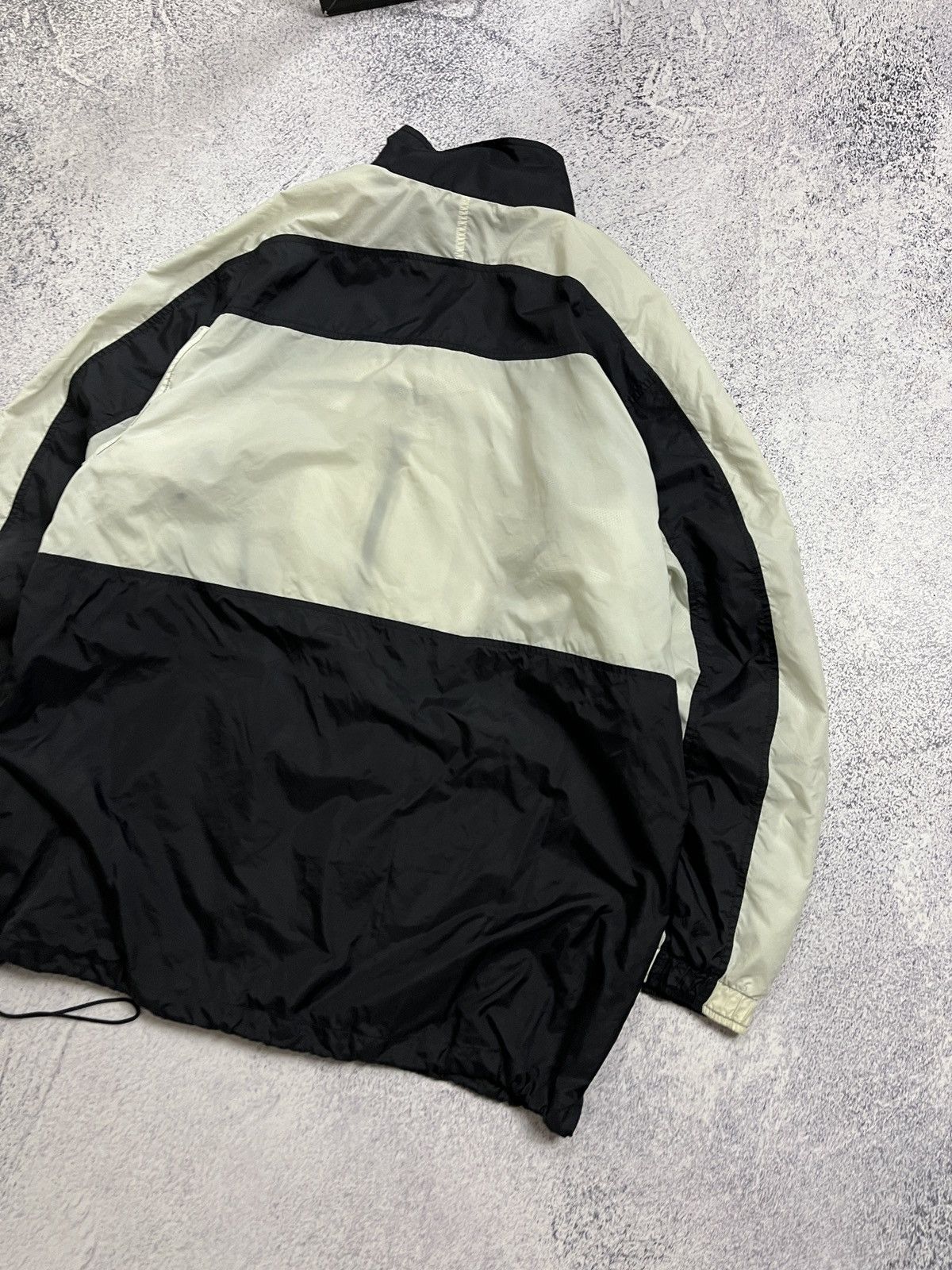 Nike × Vintage Vintage 90’s Nike Nylon Track Jacket Drill Mini Swoosh Y2k Size US L / EU 52-54 / 3 - 20 Thumbnail