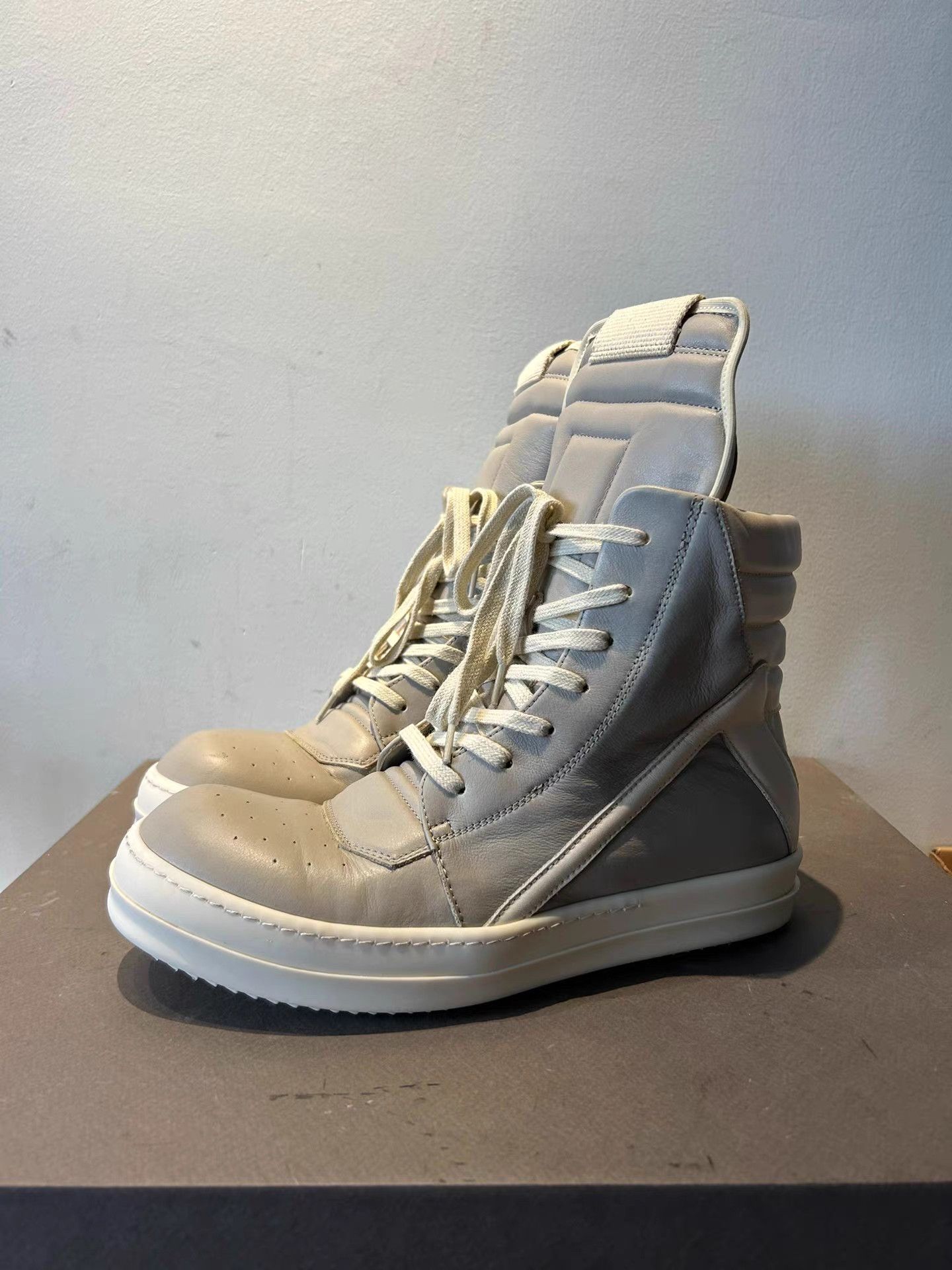 Rick Owens Rick Owens mainline ivory inverted triangle Size US 7 / EU 40 - 1 Thumbnail
