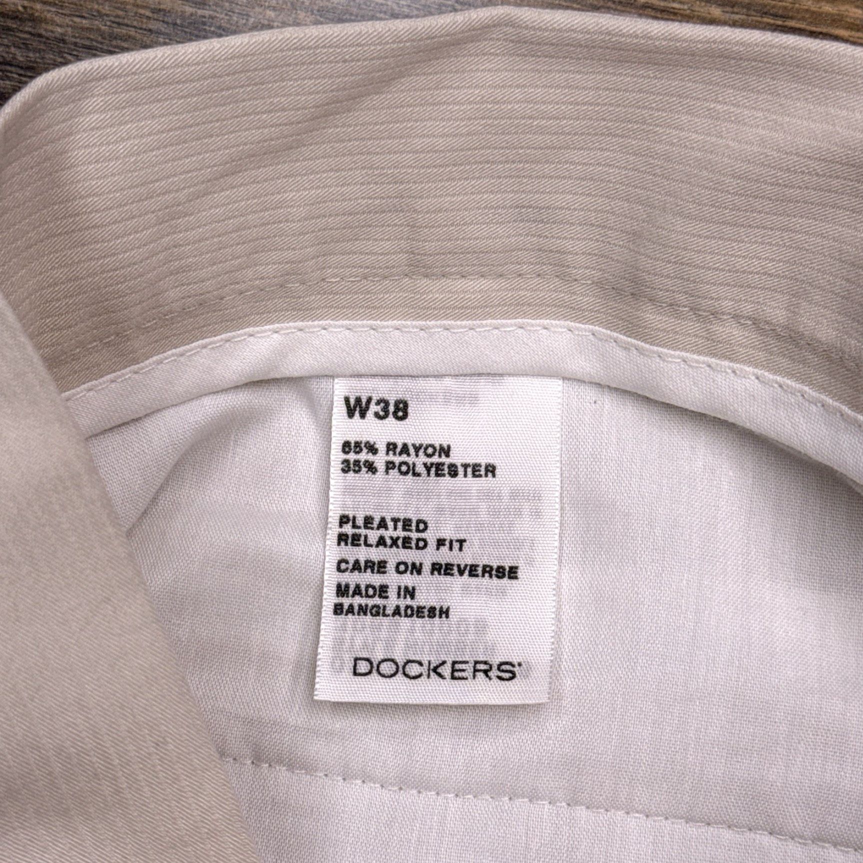 Dockers Dockers Premium Golf Shorts Mens 38 Tan Relaxed Pleated New Inseam 9.5in Chino Button Logo Easy Care Machine Washable Solid Polyester Rayon Size US 38 / EU 54 - 6 Thumbnail