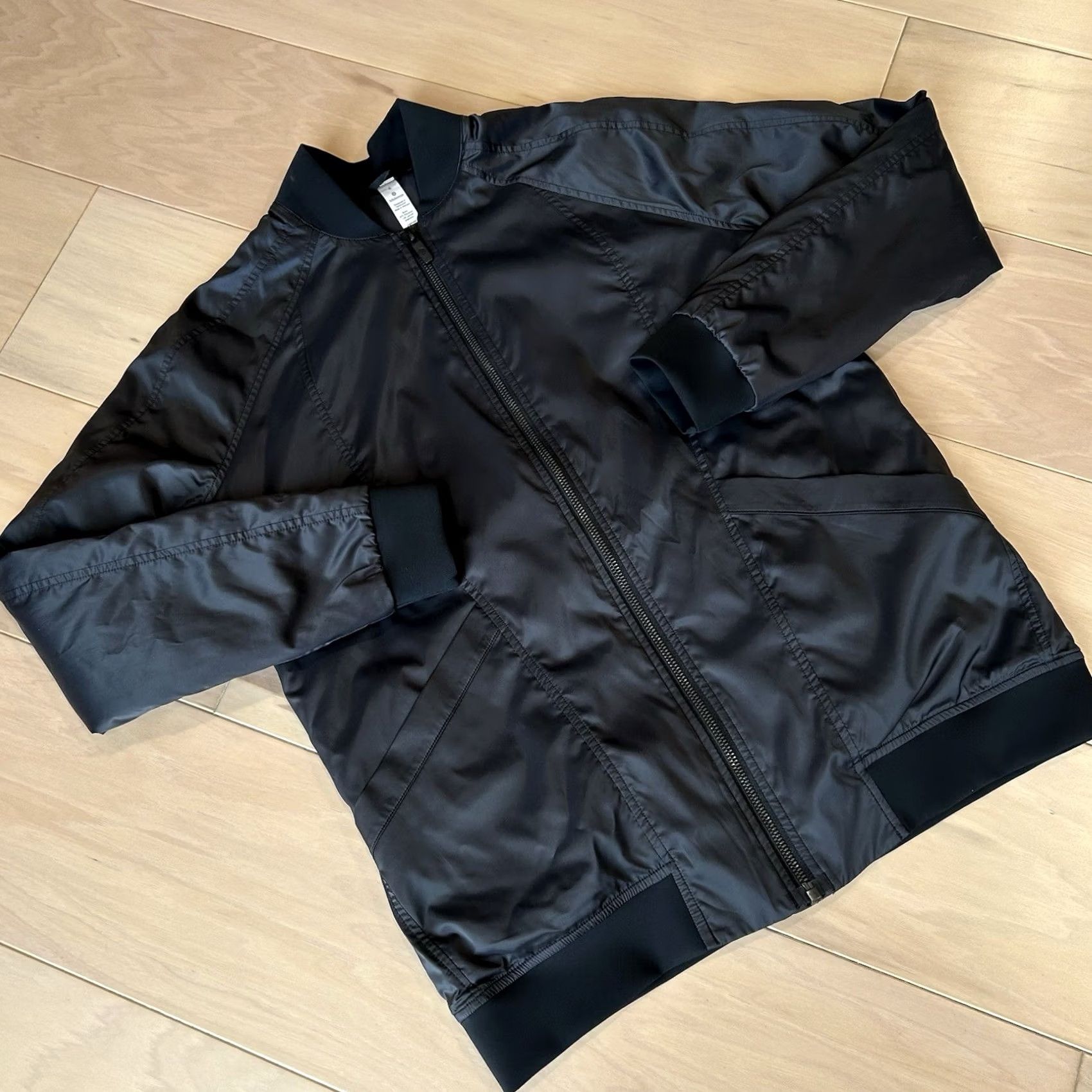 Lululemon Lululemon Trace Back Bomber Black Women’s 4 Jacket Women Regular Short Length Zip Full Zip Logo Nylon Lightweight Solid 4 Size S / US 4 / IT 40 - 2 Thumbnail
