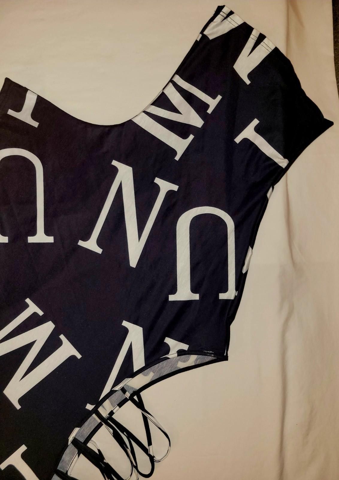 The Unbranded Brand women's 2XL asymetric blk. blouse w/ wht. block letters Size XXL / US 16-18 / IT 52-54 - 6 Thumbnail