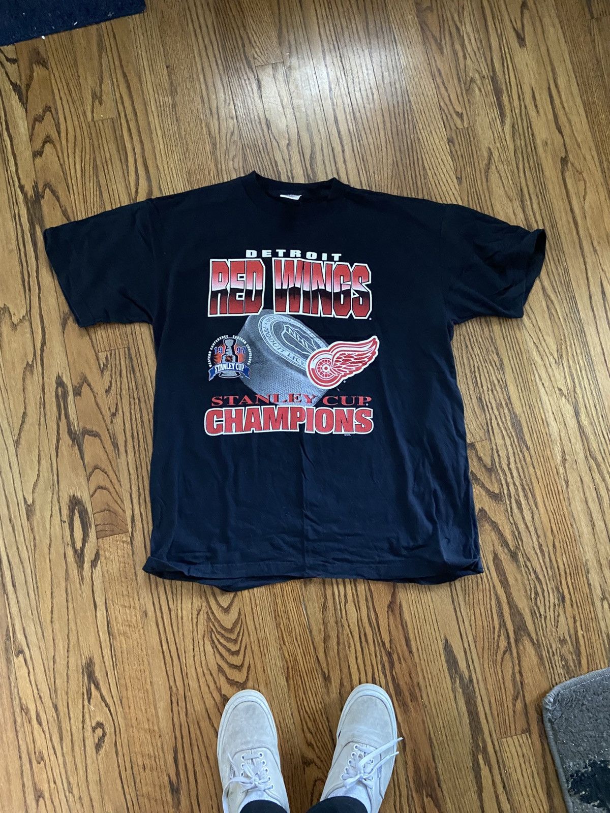 NHL Vintage detroit redwings t shirt Size US XL / EU 56 / 4 - 1 Thumbnail