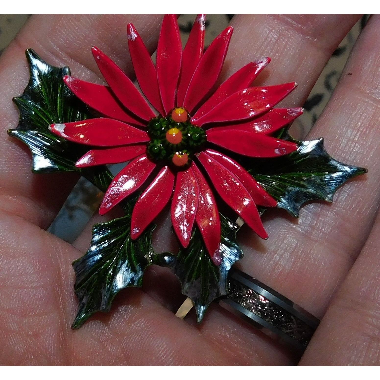 Other Vintage Painted Poinsettia Metal Brooch Size ONE SIZE - 2 Thumbnail