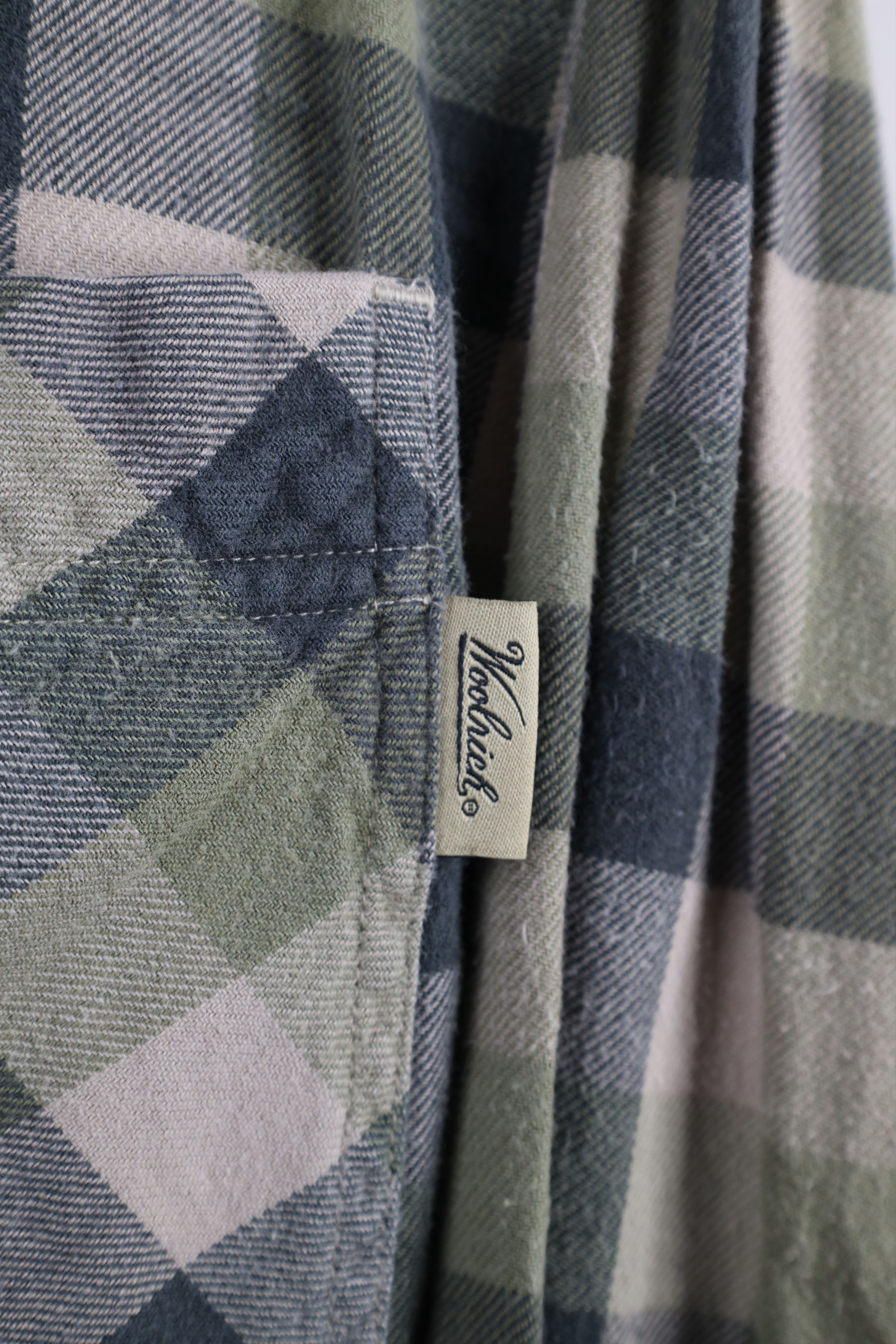 Vintage × Woolrich Woolen Mills Vintage Woolrich Flannel Collared Button Down Shirt Plaid Size US XL / EU 56 / 4 - 4 Thumbnail