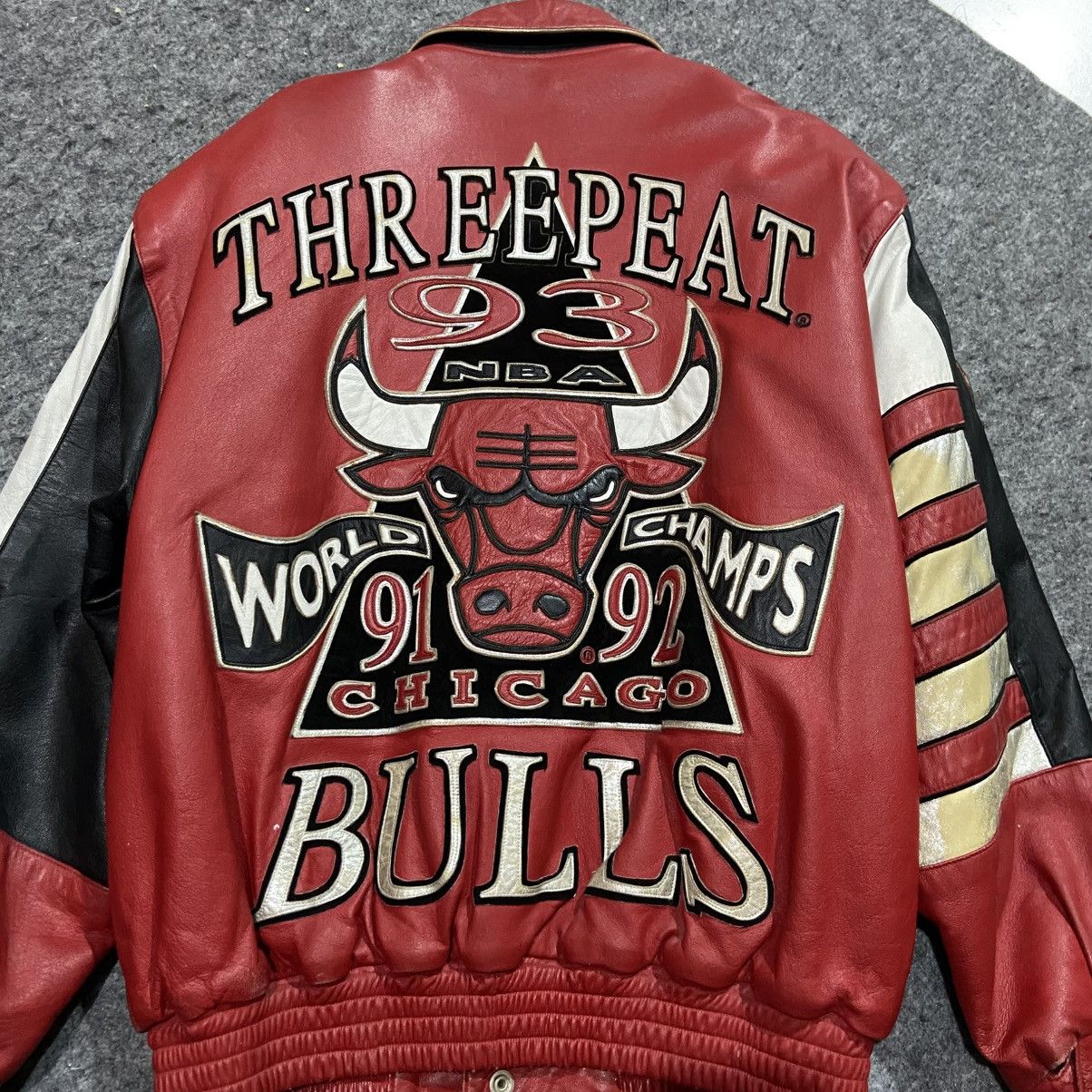Jeff Hamilton Vintage Jeff Hamilton Threepeat Bulls Leather Jacket Size US S / EU 44-46 / 1 - 2 Thumbnail
