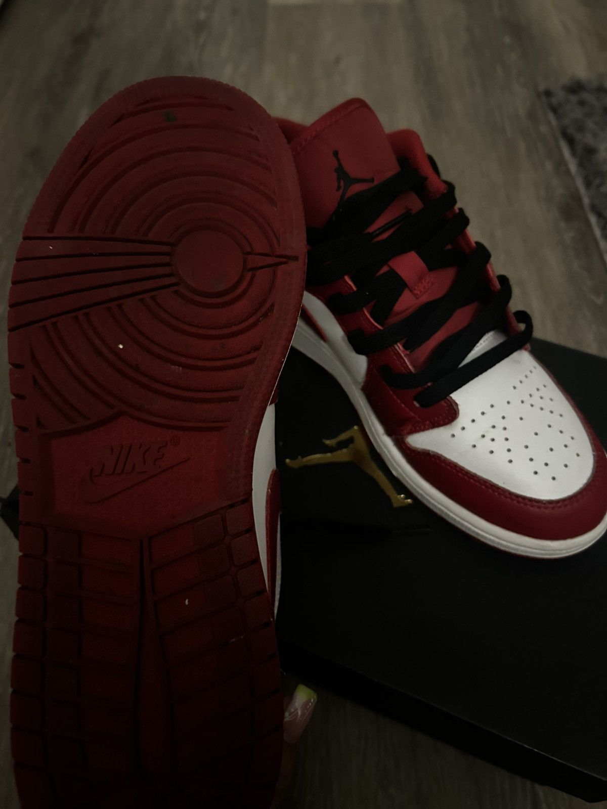Jordan Brand jordan 1 low reverse black toe Size US 6.5 / EU 39-40 - 4 Thumbnail