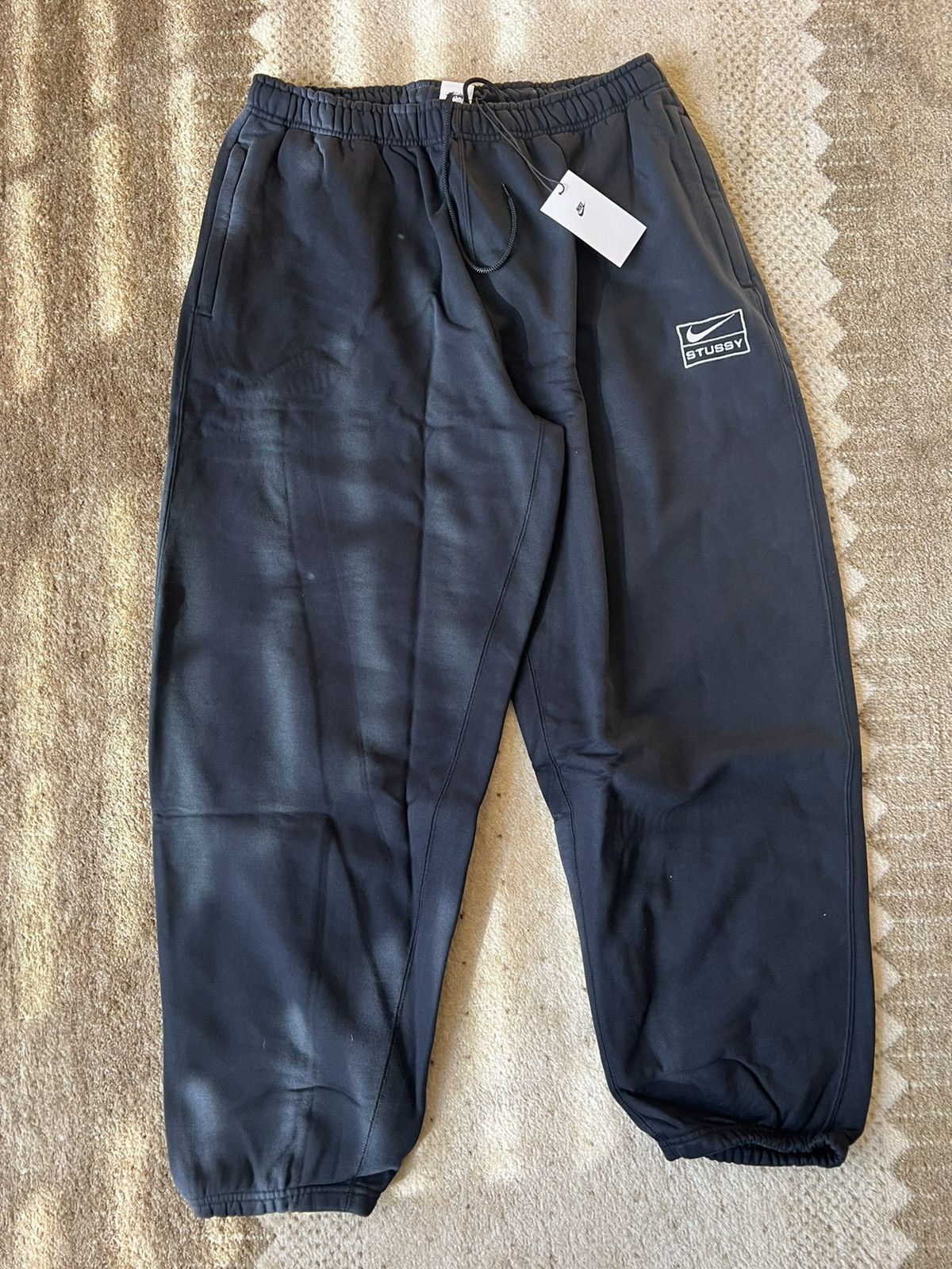 Image of Nike Heavyweight Sweatpants XL (Next Day Shipping) in Black, Men's (Size 38)