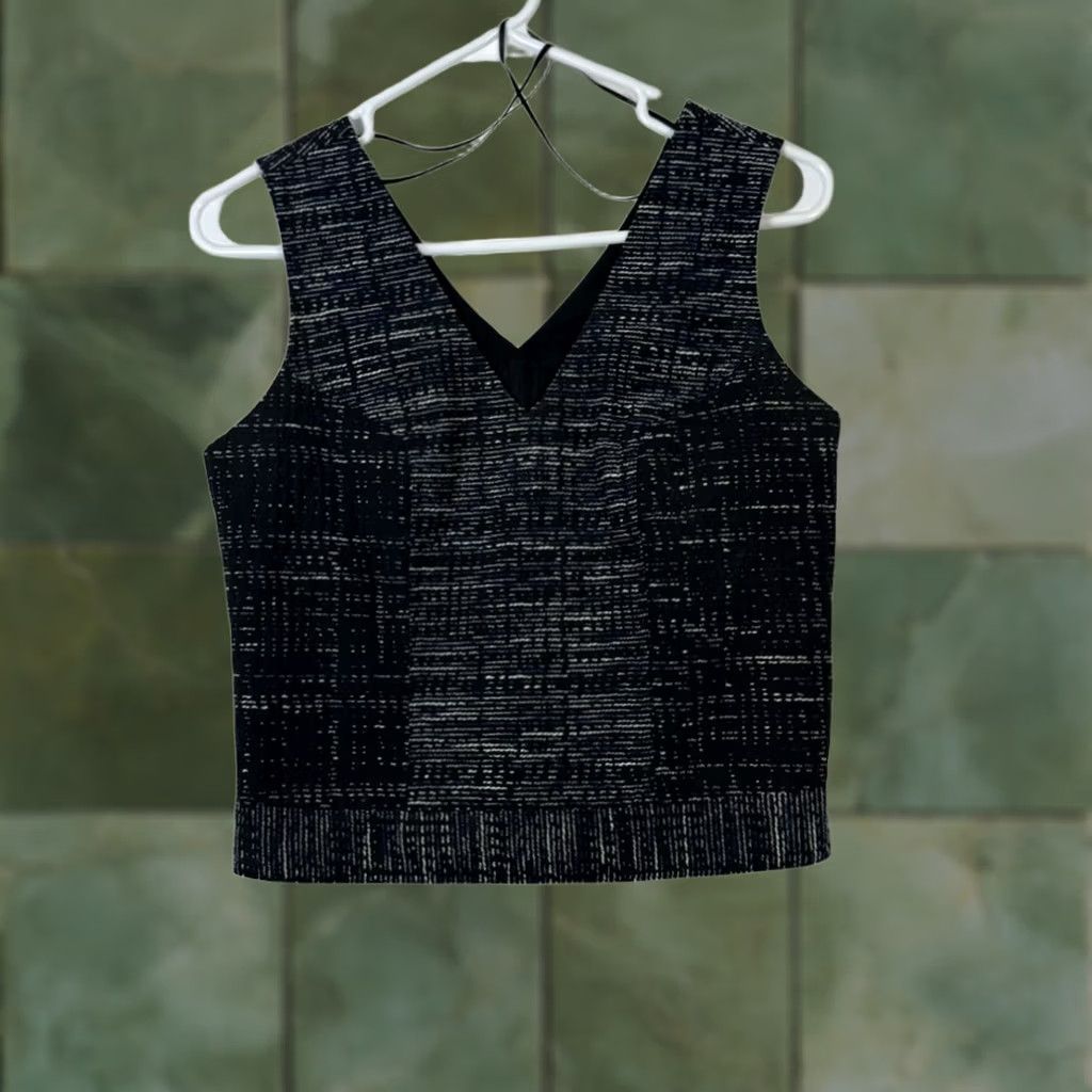 Banana Republic Banana Republic Blouse Shirt Women Sleeveless Black Tweed Cropped V-Neck Size 0 Womens Size XS / US 0-2 / IT 36-38 - 1 Thumbnail