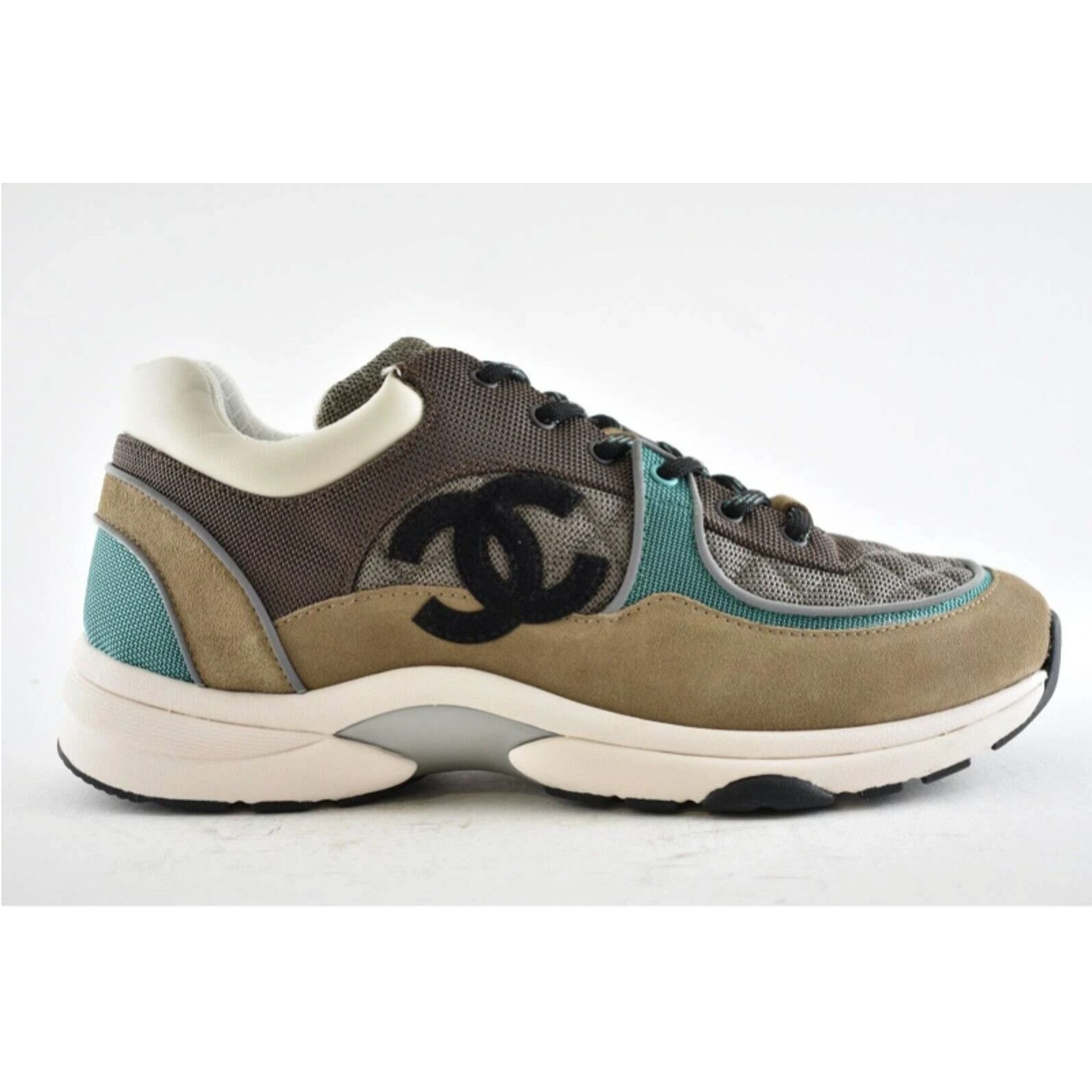 Chanel Chanel White CC Logo Low Top Trainer Sneaker 44 11 Size US 11 / EU 44 - 1 Thumbnail