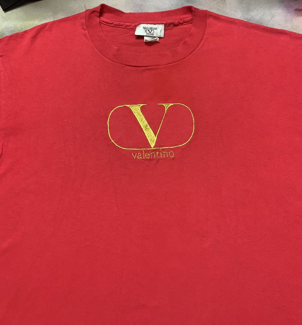 Valentino Vintage VALENTINO Gold Embroidery Iconic Logo Shirt Size US XL / EU 56 / 4 - 7 Thumbnail
