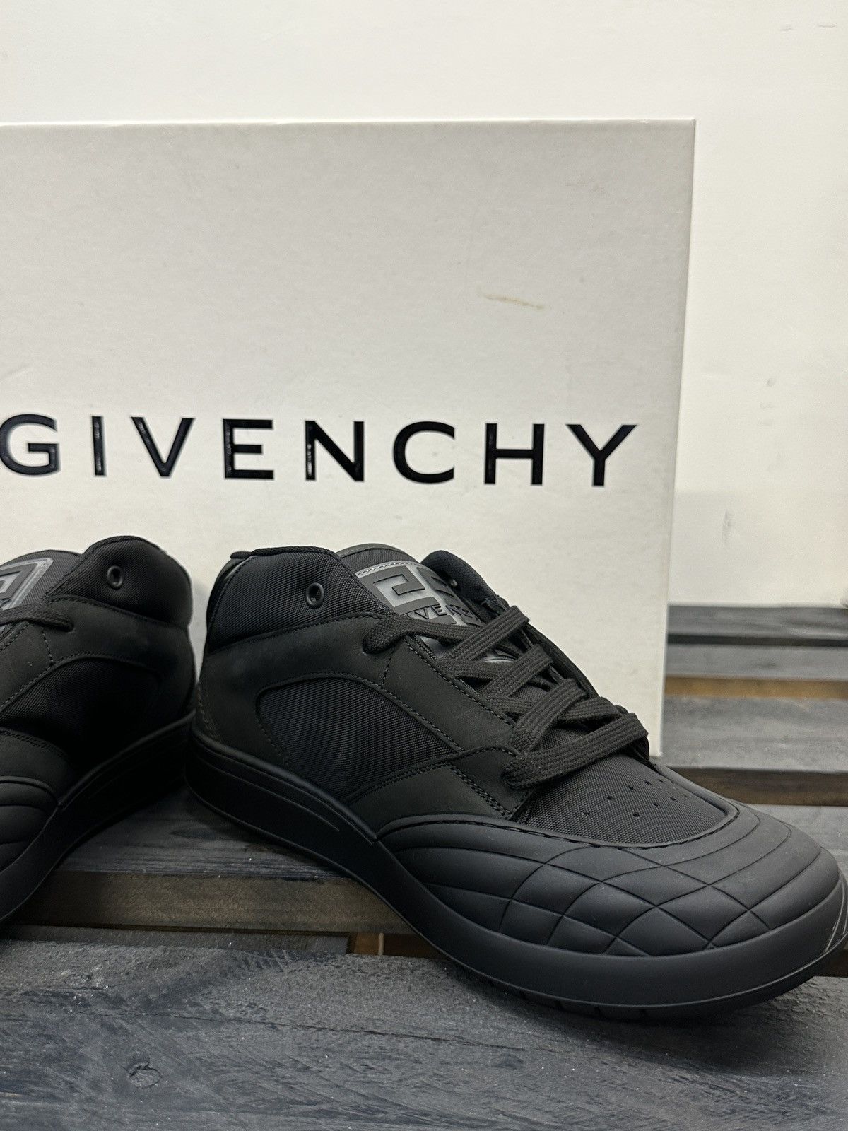 Givenchy Mid Top Sneakers. Sz 41 Size US 8 / EU 41 - 7 Thumbnail
