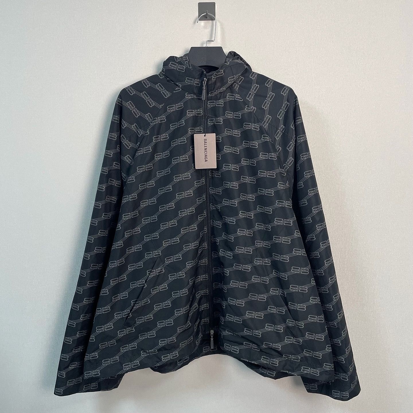 Balenciaga Balenciaga All-Over Logo Jacket Size S Size US S / EU 44-46 / 1 - 1 Thumbnail