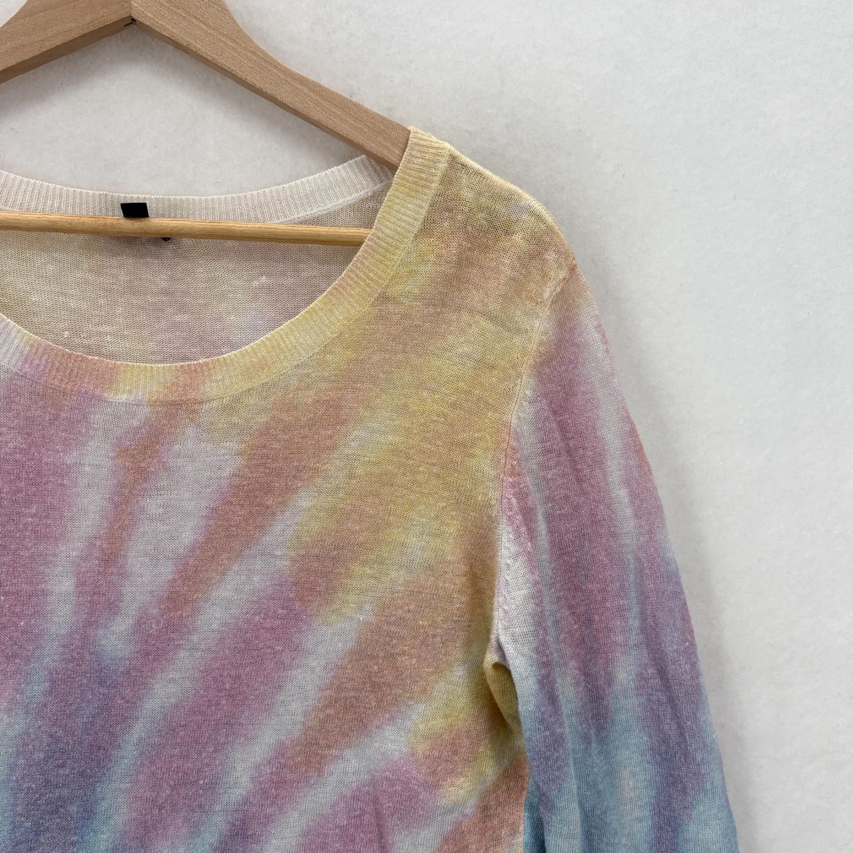 Talbots Talbots Sweater Womens Medium Multicolor Rainbow Tie Dye Linen Blend Scoop Neck Size M / US 6-8 / IT 42-44 - 2 Thumbnail