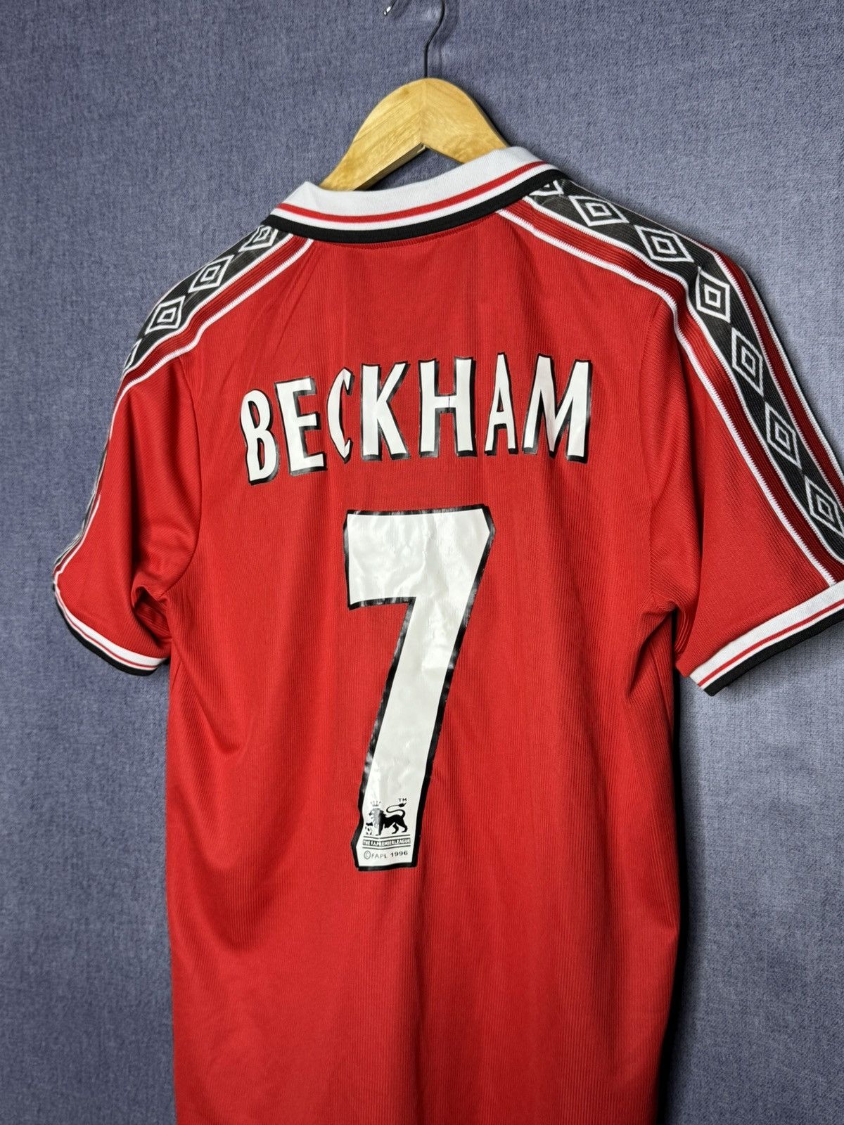 Umbro Beckham#7 Vintage Umbro Manchester United Sharp Jersey Retro Size US M / EU 48-50 / 2 - 3 Thumbnail