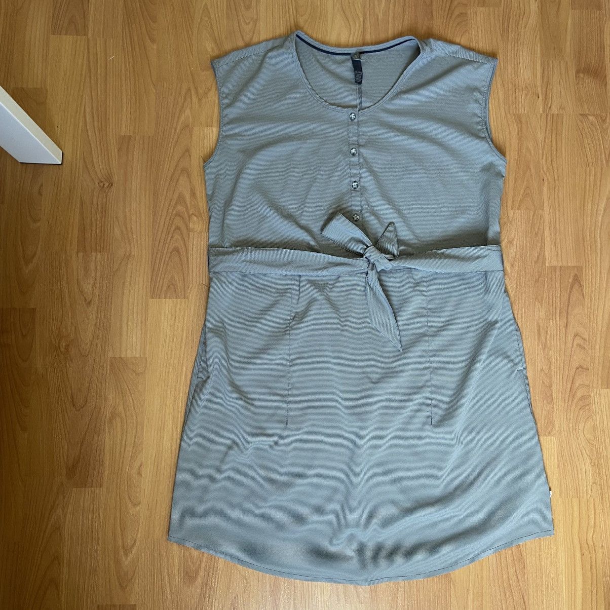 Mountain Hardwear Mountain Hardwear Women’s Striped Gorpcore Dress Size XL Size XL / US 12-14 / IT 48-50 - 1 Thumbnail