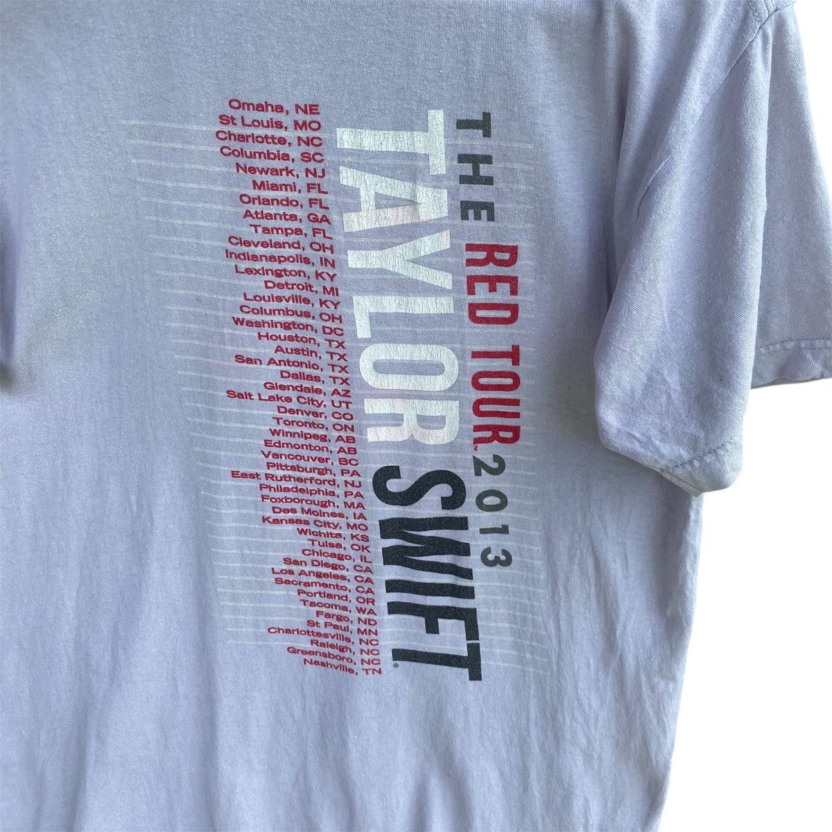 Band Tees Vintage Faded Y2K Taylor Swift Red Tour ERD GRUNGE TEE Size US M / EU 48-50 / 2 - 3 Thumbnail